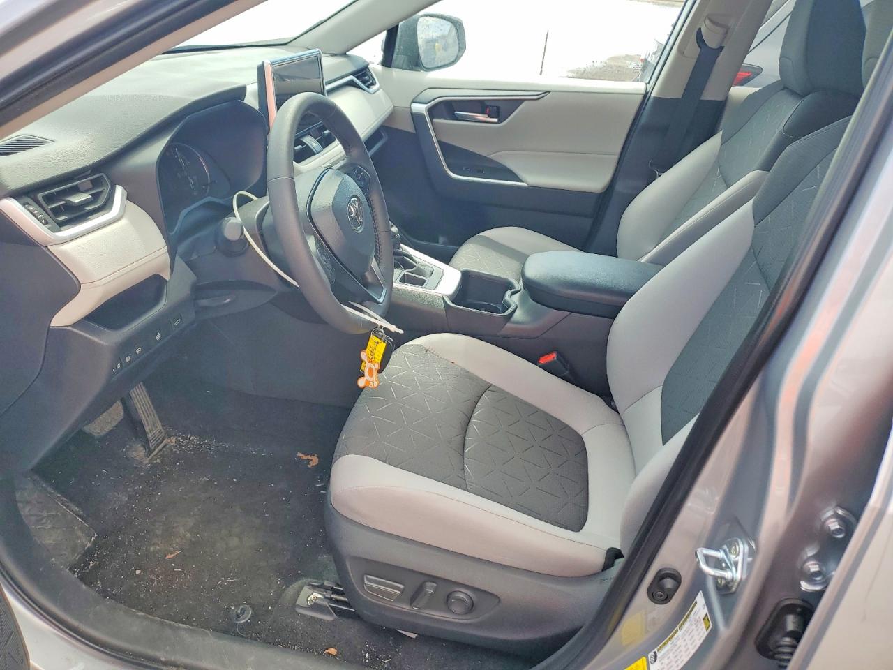 2025 Toyota Rav4 Xle Silver vin: 2T3P1RFV4SW617371