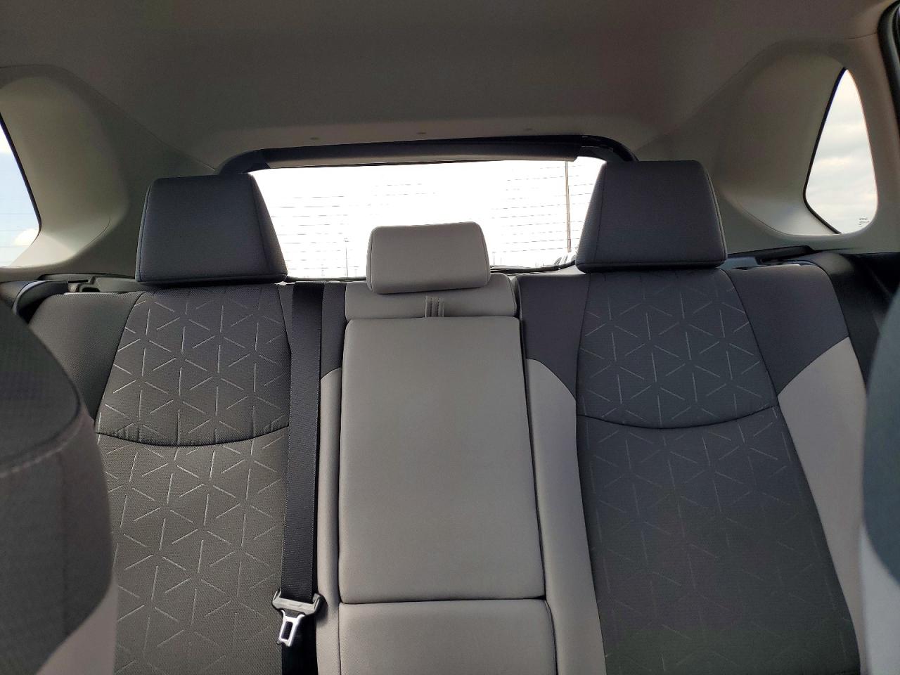 2025 Toyota Rav4 Xle Silver vin: 2T3P1RFV4SW617371