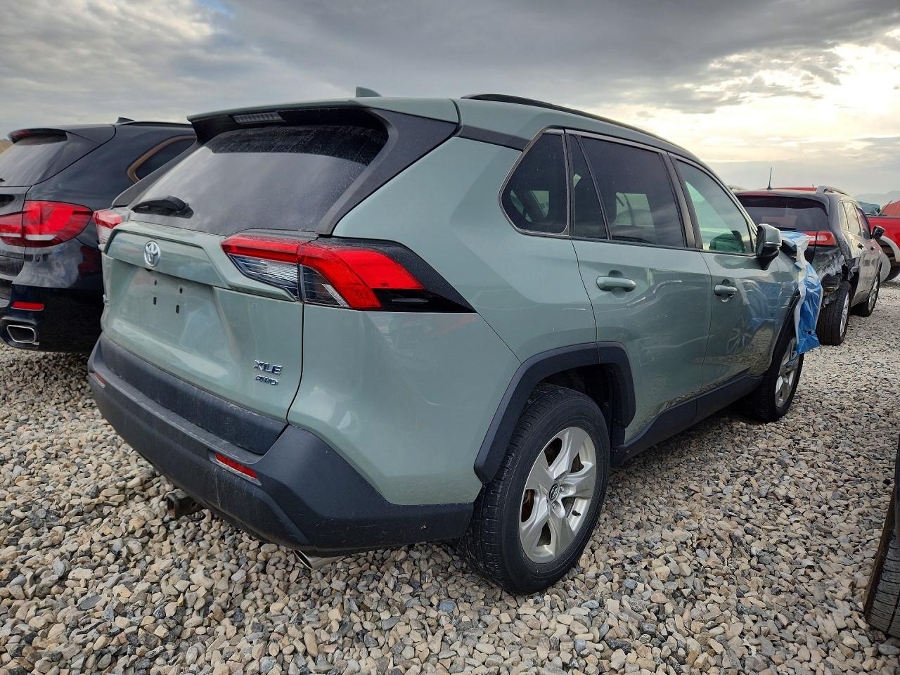2020 Toyota Rav4 Xle Green vin: 2T3P1RFV5LC098933
