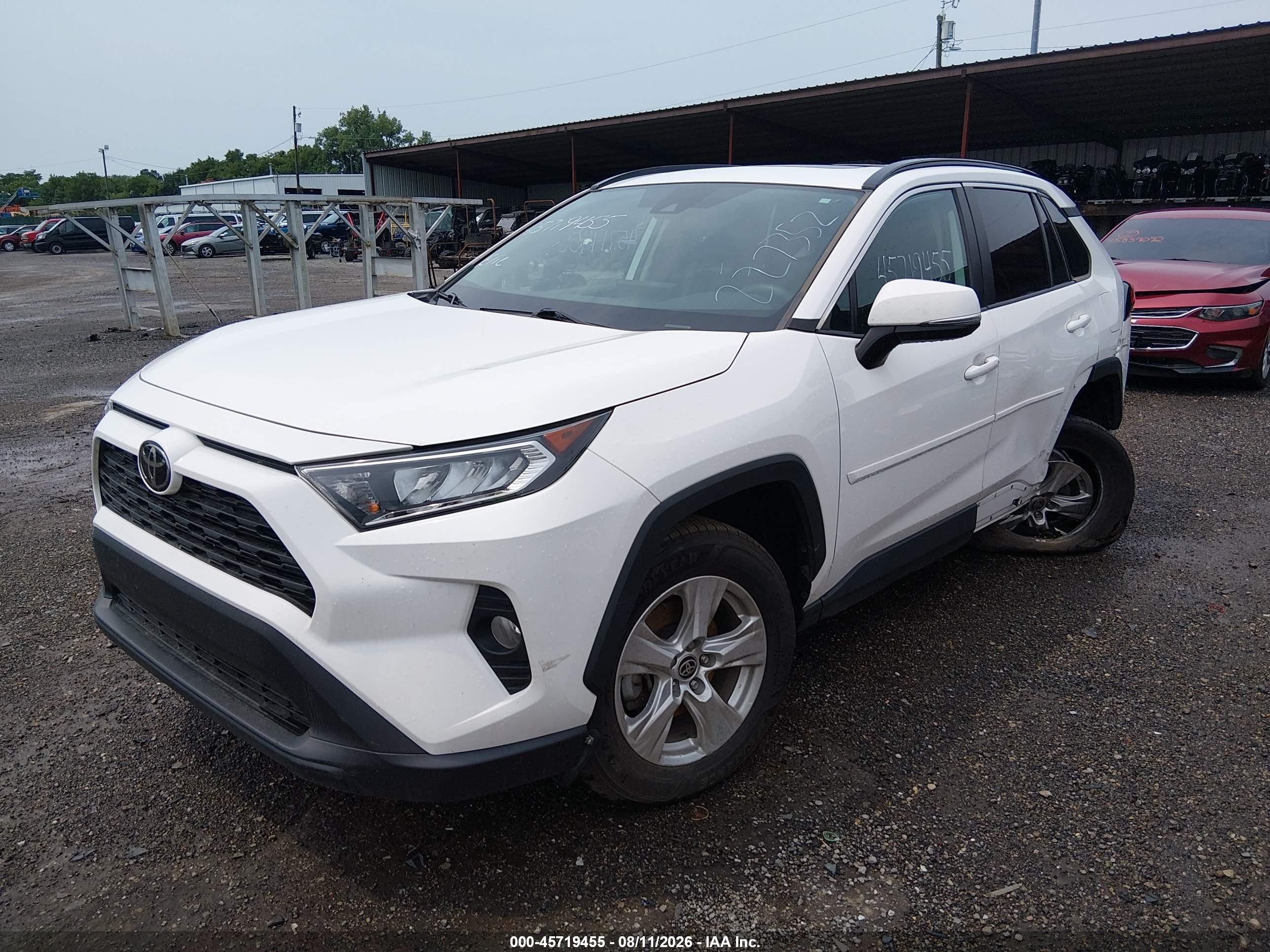 2021 Toyota Rav4 Xle Белый vin: 2T3P1RFV5MC227352