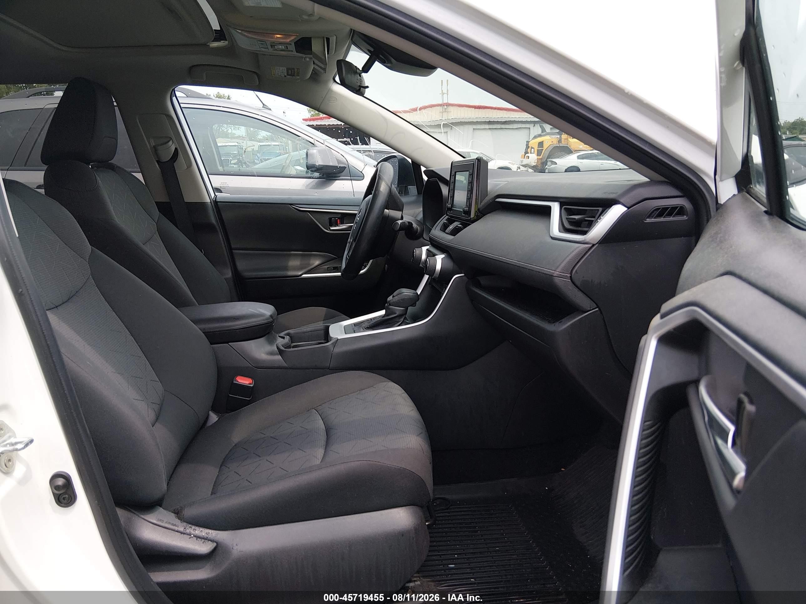 2021 Toyota Rav4 Xle Белый vin: 2T3P1RFV5MC227352