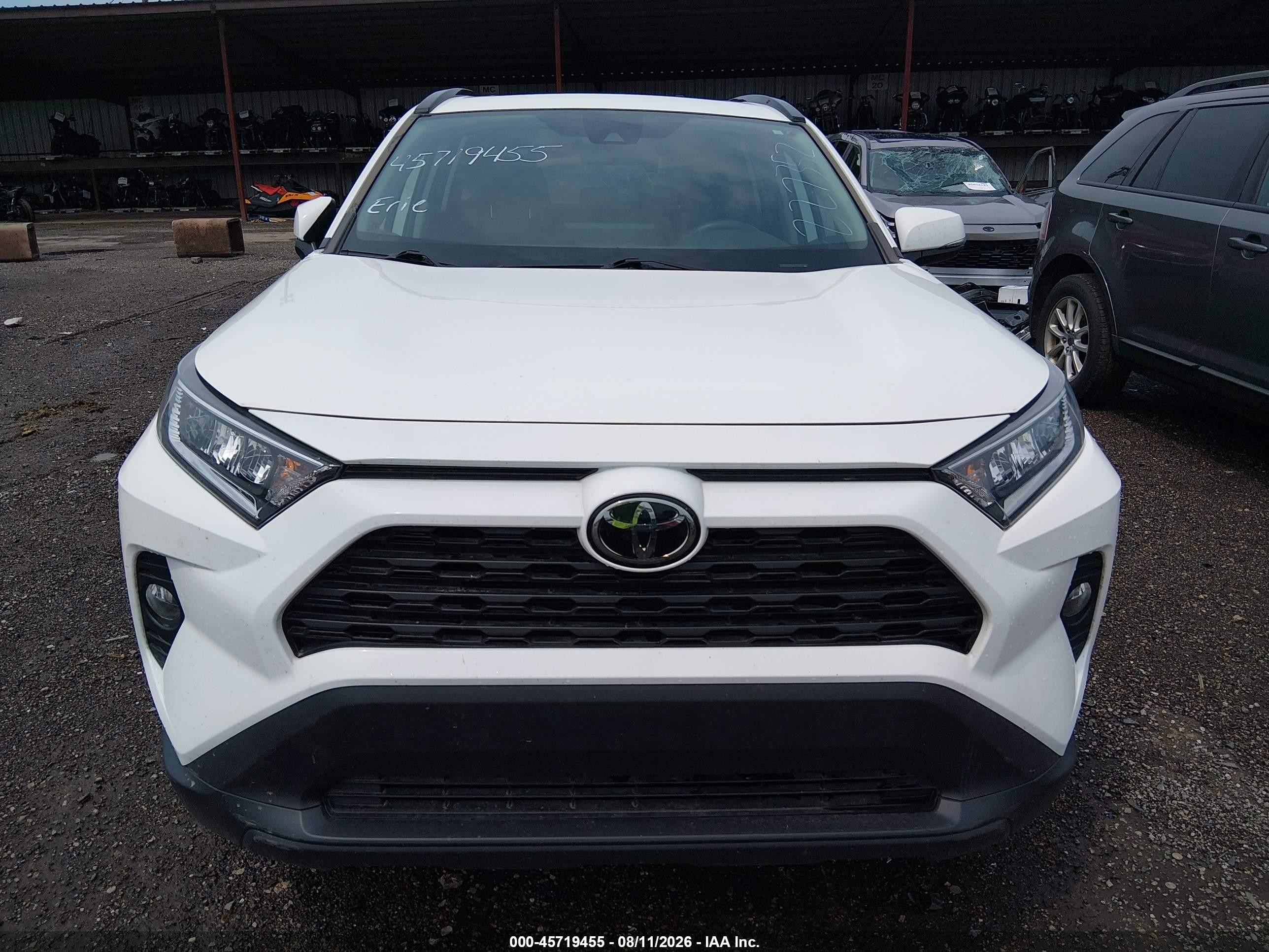 2021 Toyota Rav4 Xle Белый vin: 2T3P1RFV5MC227352