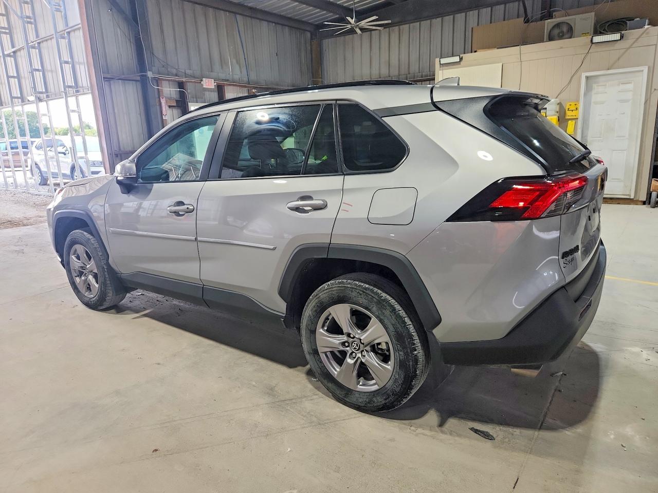 2024 Toyota Rav4 Xle Silver vin: 2T3P1RFV5RW481407