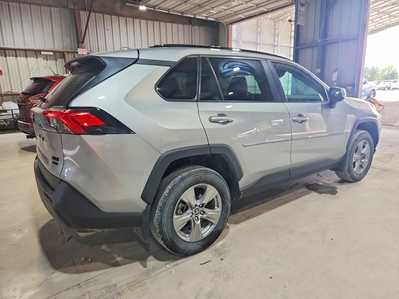 2024 Toyota Rav4 Xle Silver vin: 2T3P1RFV5RW481407
