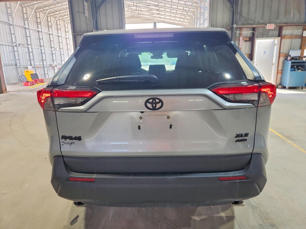 2024 Toyota Rav4 Xle Silver vin: 2T3P1RFV5RW481407