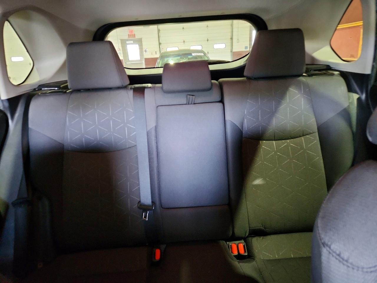 2019 Toyota Rav4 Xle Silver vin: 2T3P1RFV6KC053515