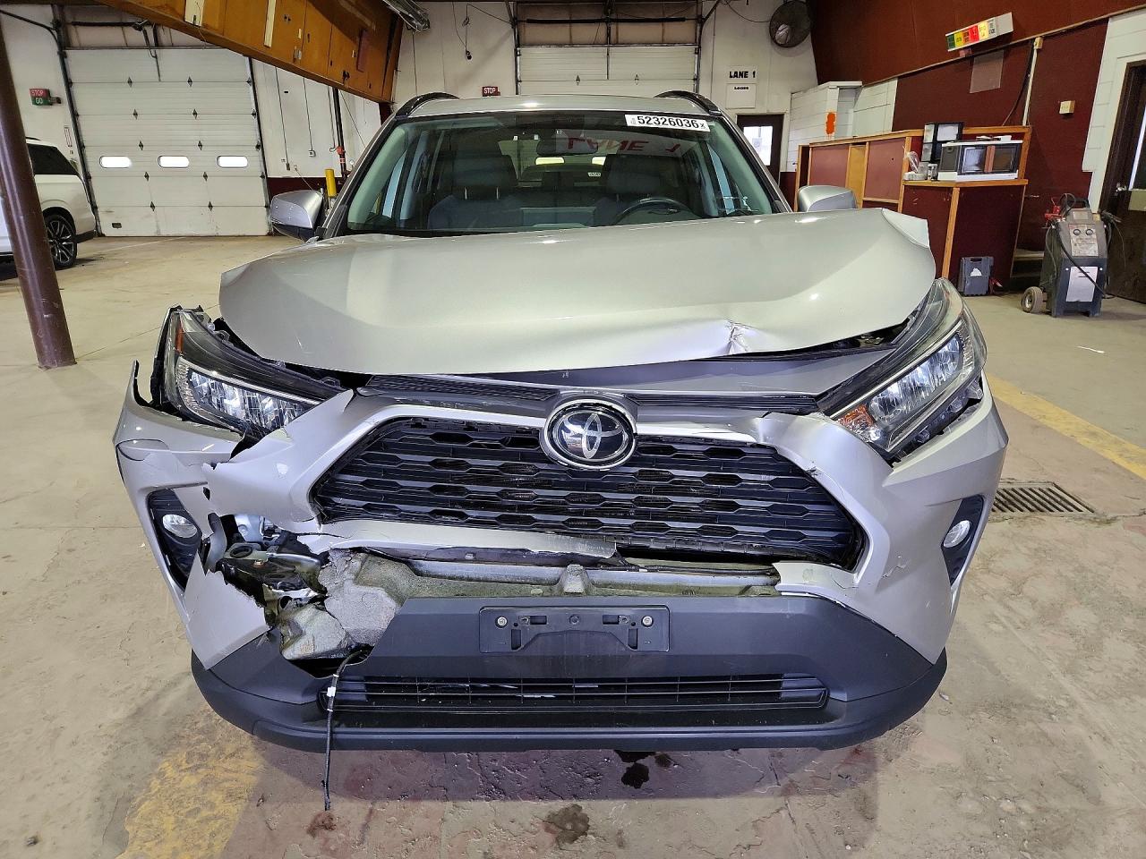 2019 Toyota Rav4 Xle Silver vin: 2T3P1RFV6KC053515