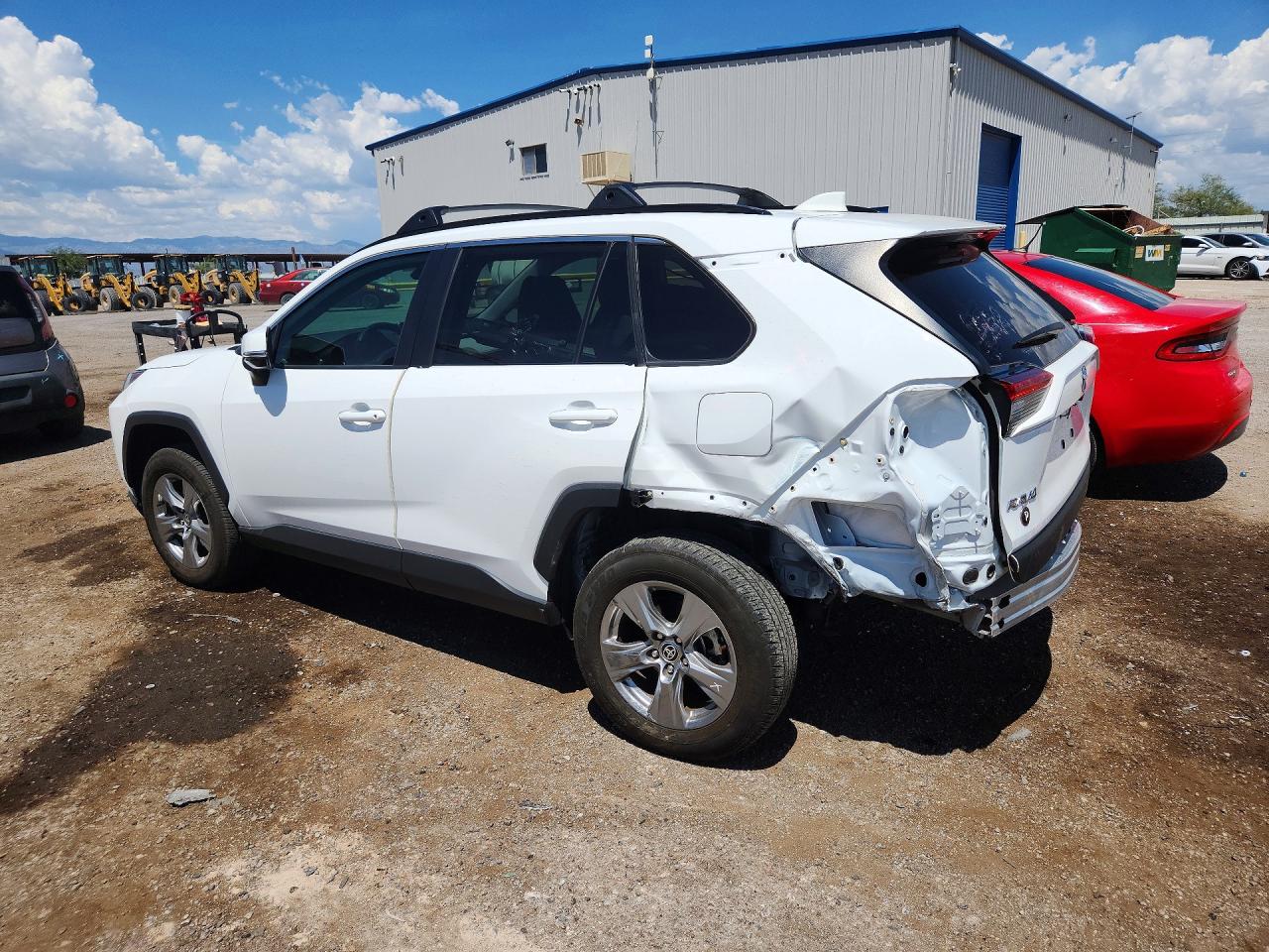 2024 Toyota Rav4 Xle Белый vin: 2T3P1RFV6RC489131