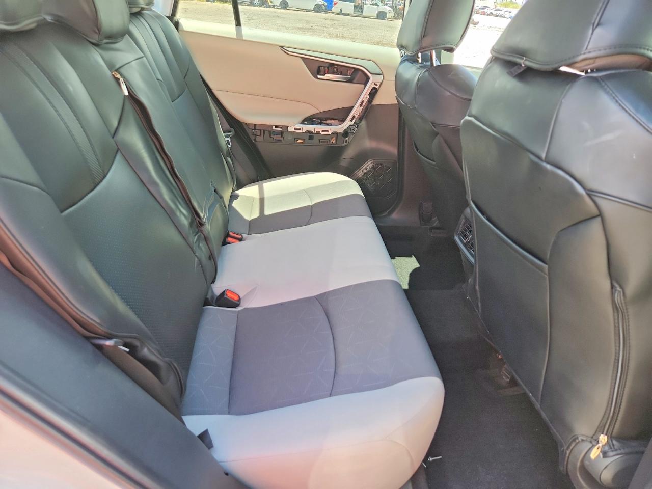 2024 Toyota Rav4 Xle Белый vin: 2T3P1RFV6RC489131