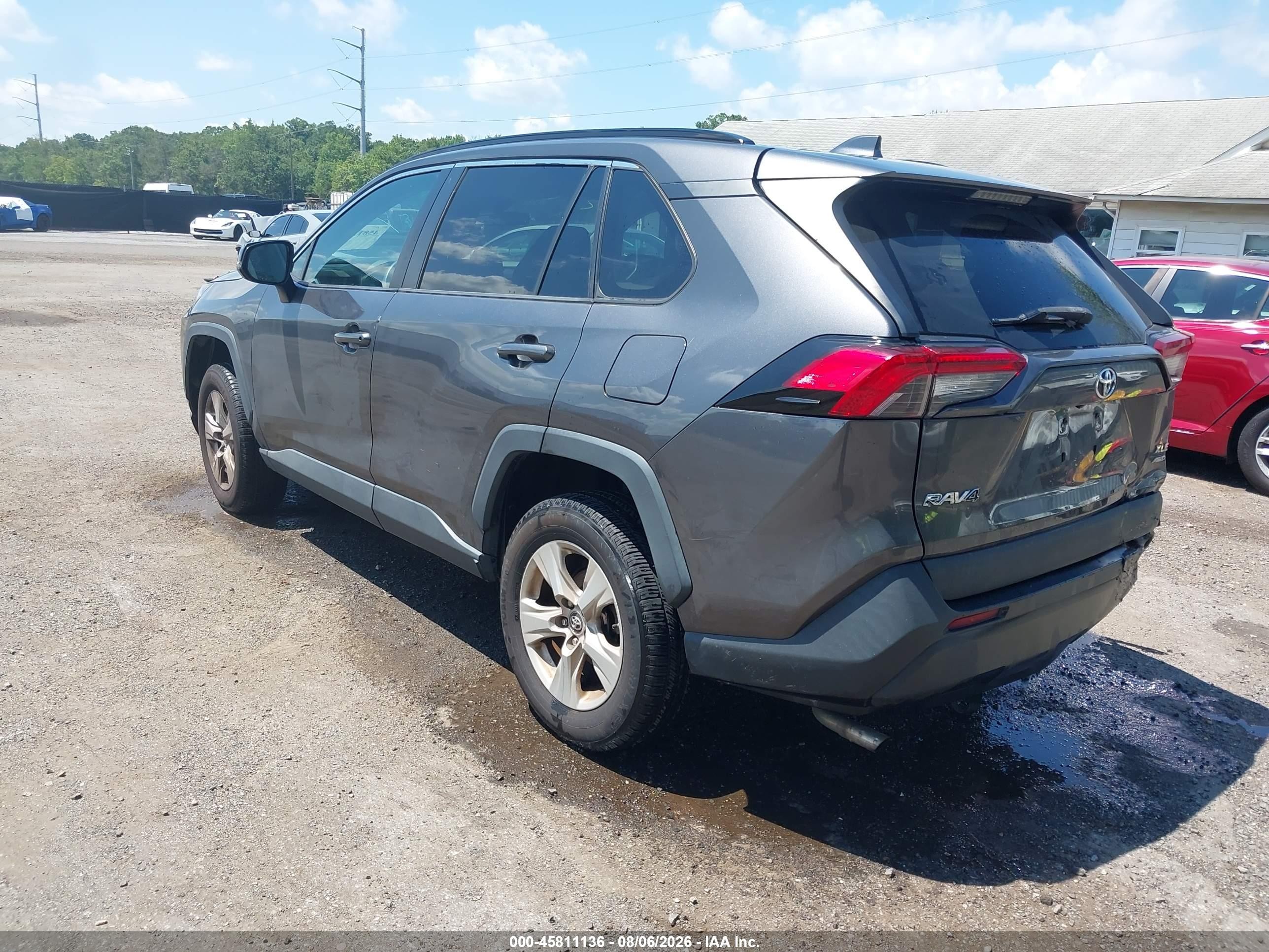 2019 Toyota Rav4 Xle Gray vin: 2T3P1RFV7KW043039