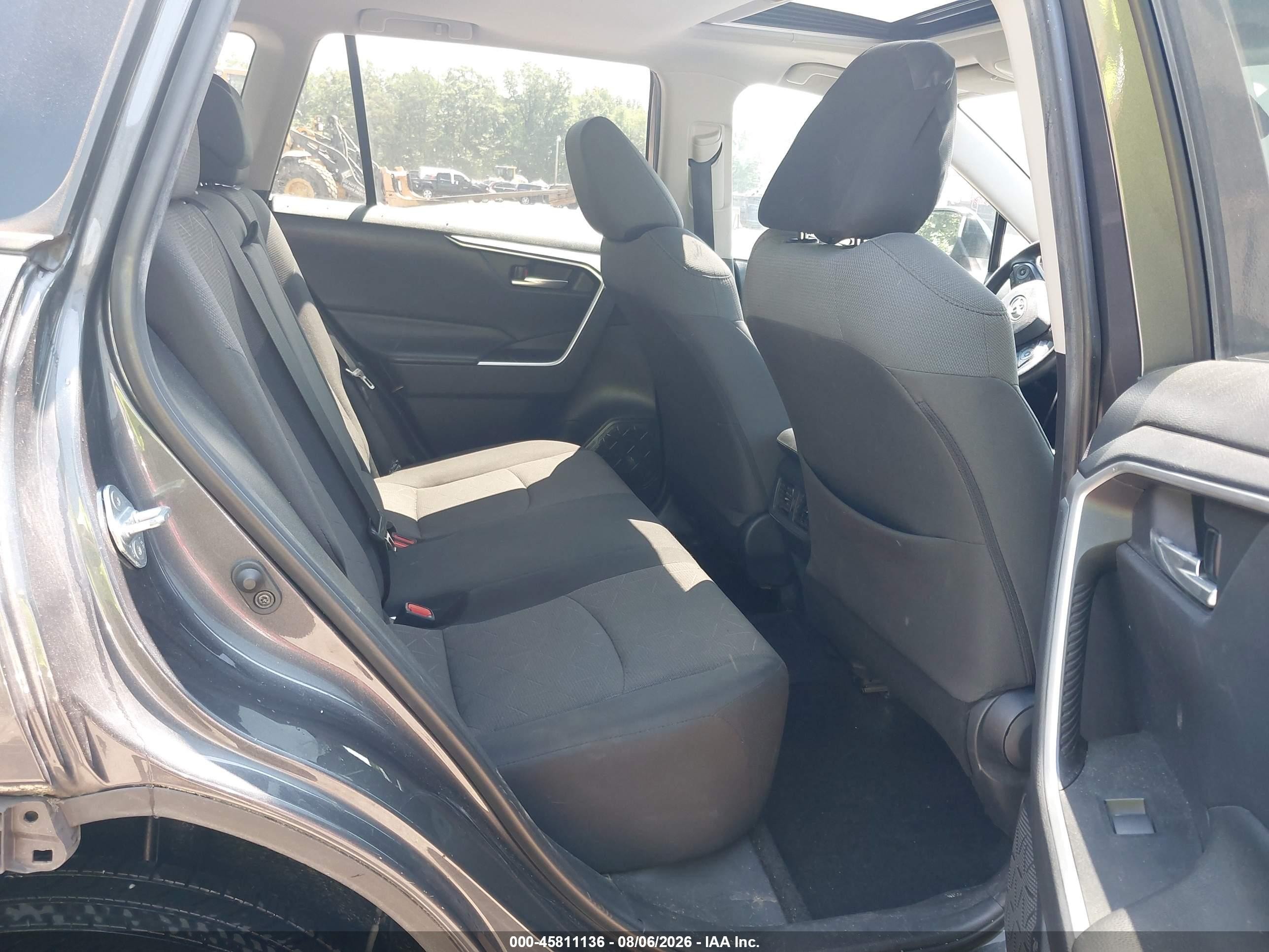 2019 Toyota Rav4 Xle Gray vin: 2T3P1RFV7KW043039