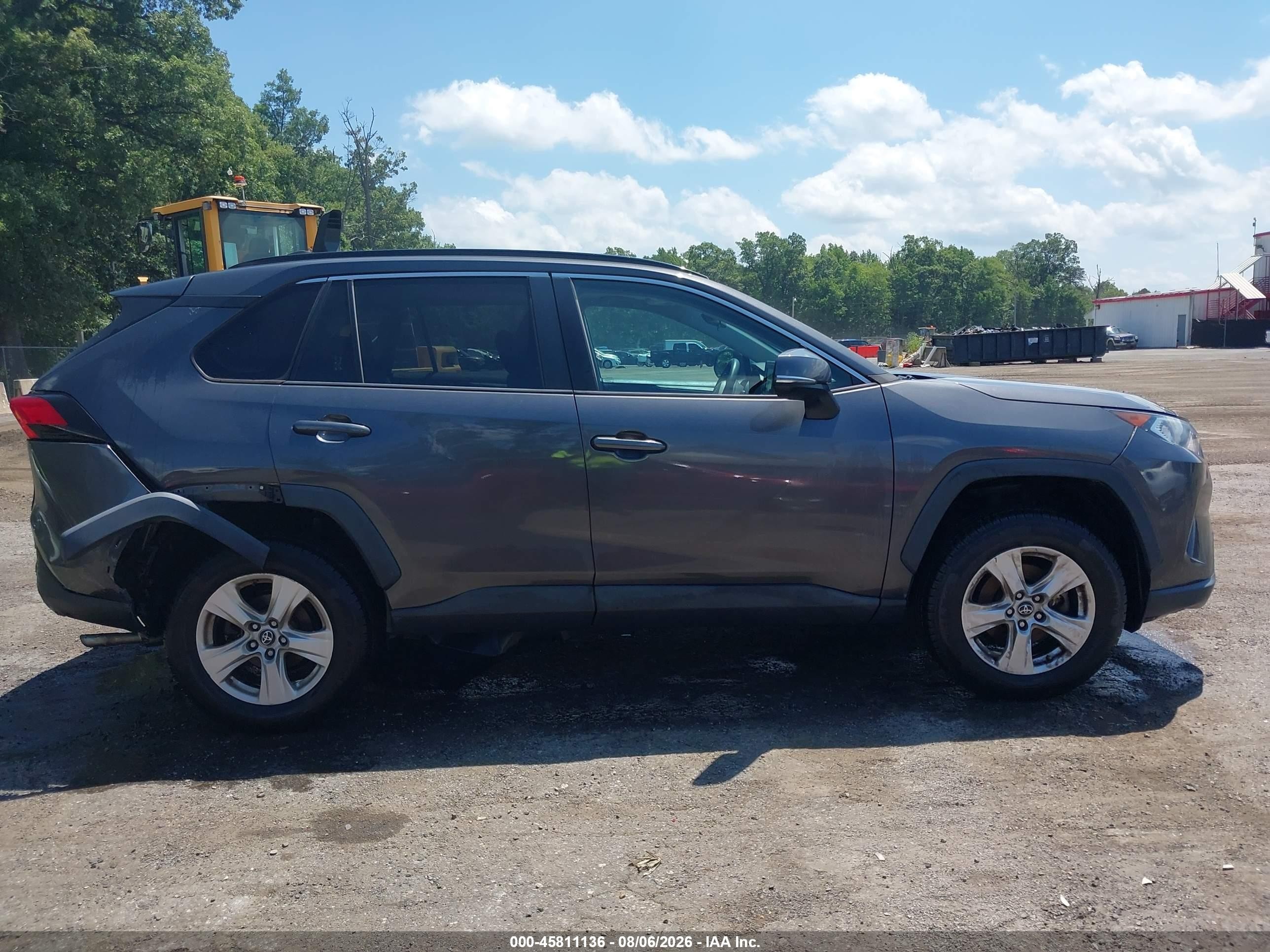 2019 Toyota Rav4 Xle Gray vin: 2T3P1RFV7KW043039