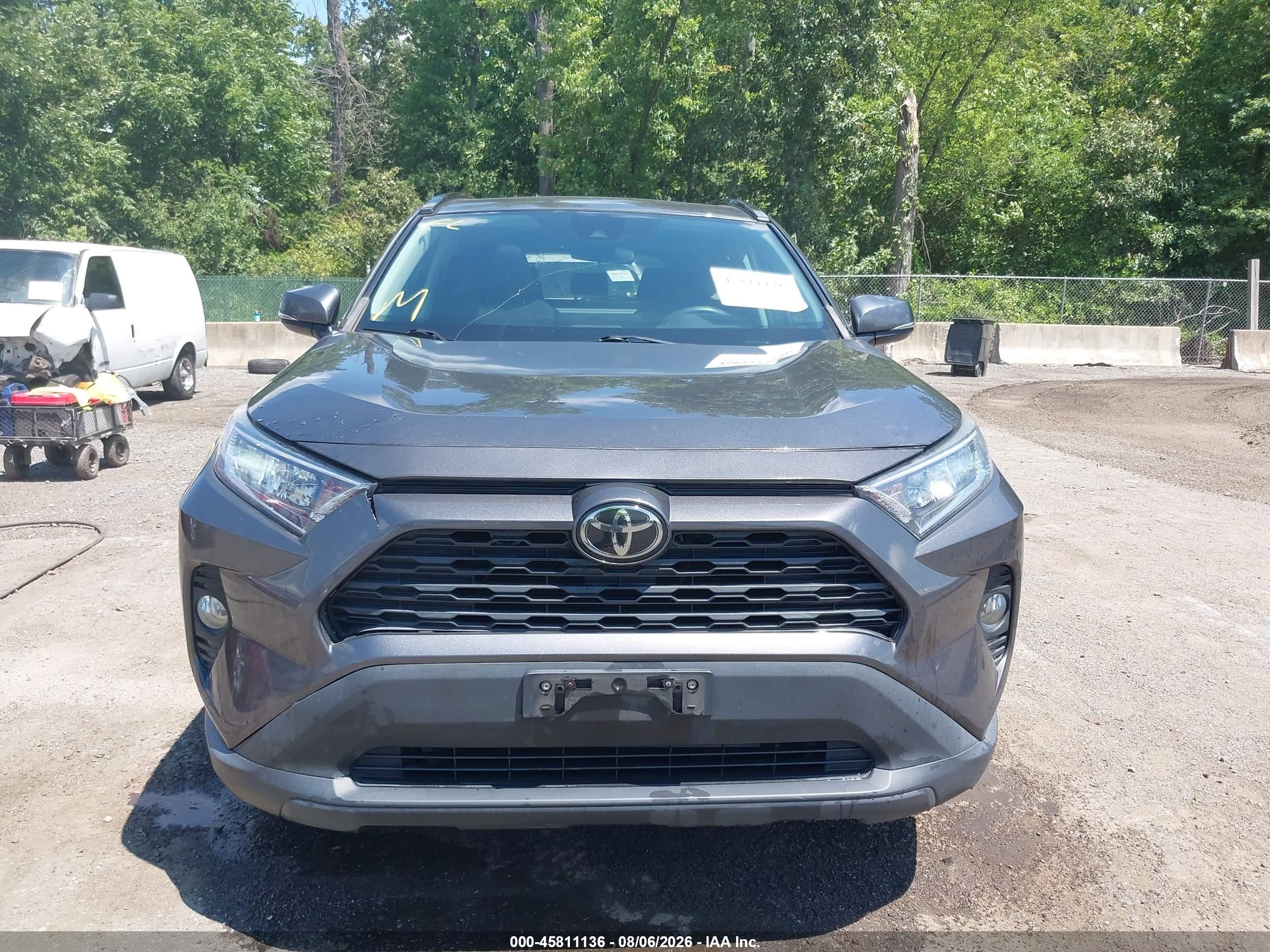 2019 Toyota Rav4 Xle Gray vin: 2T3P1RFV7KW043039
