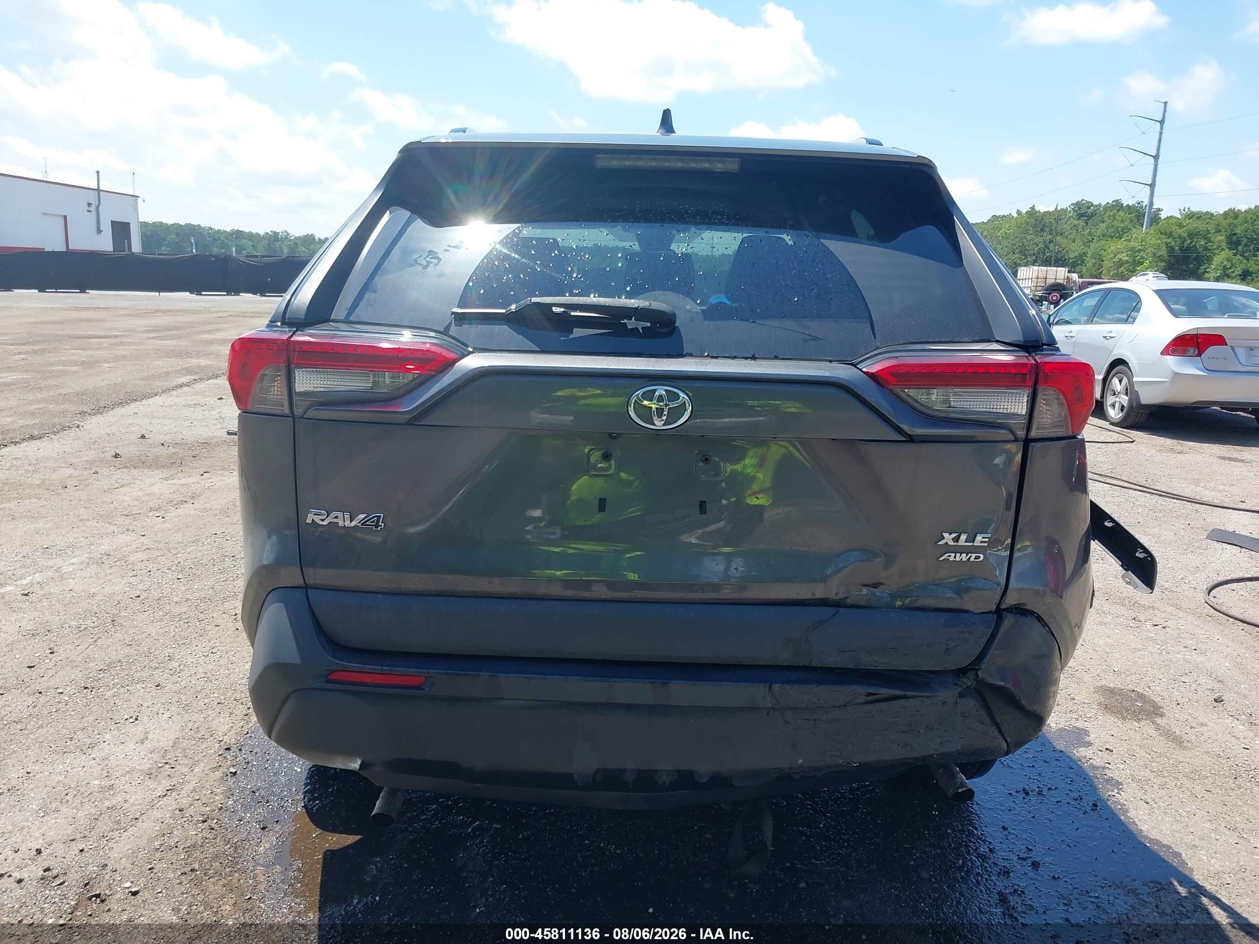 2019 Toyota Rav4 Xle Gray vin: 2T3P1RFV7KW043039
