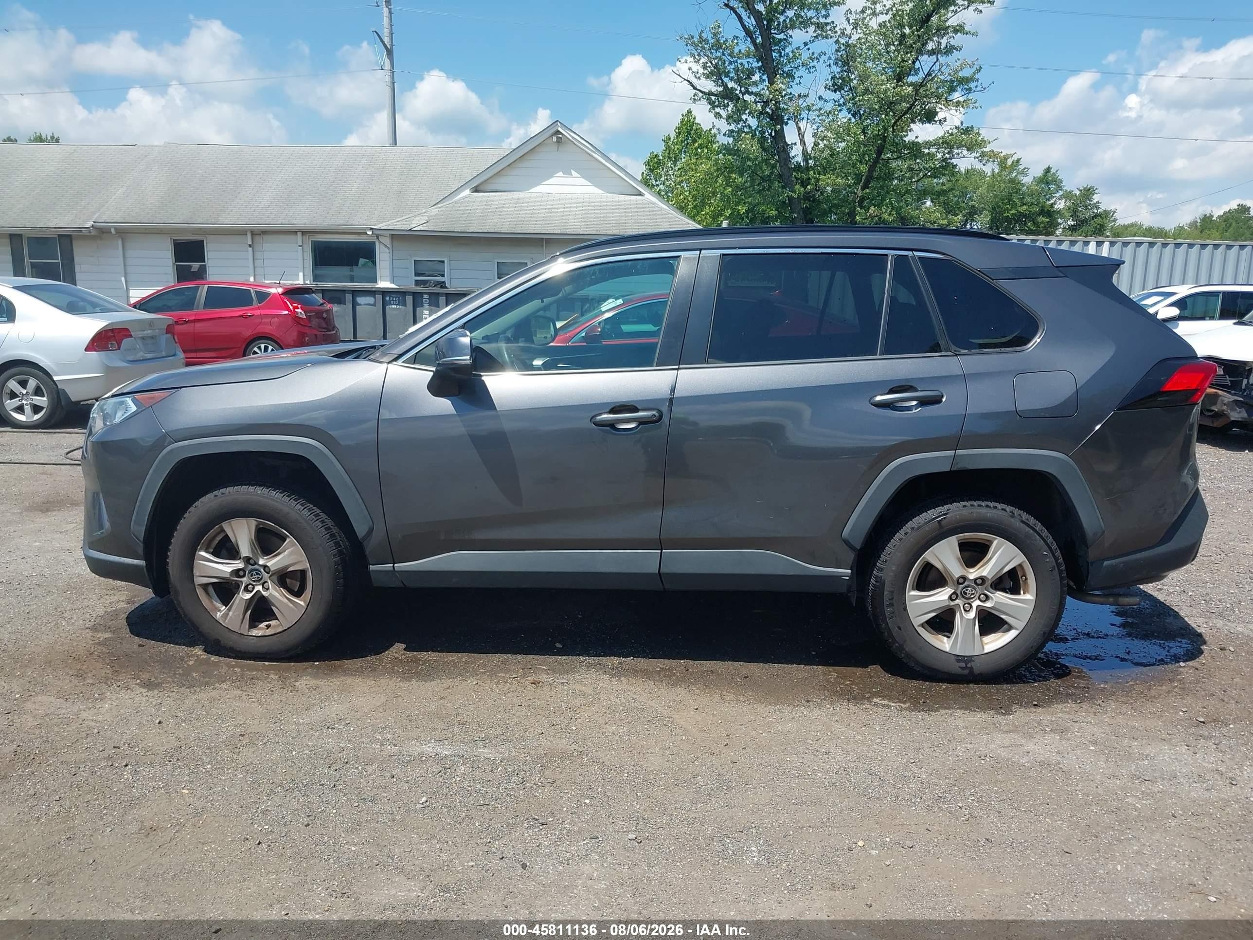 2019 Toyota Rav4 Xle Gray vin: 2T3P1RFV7KW043039