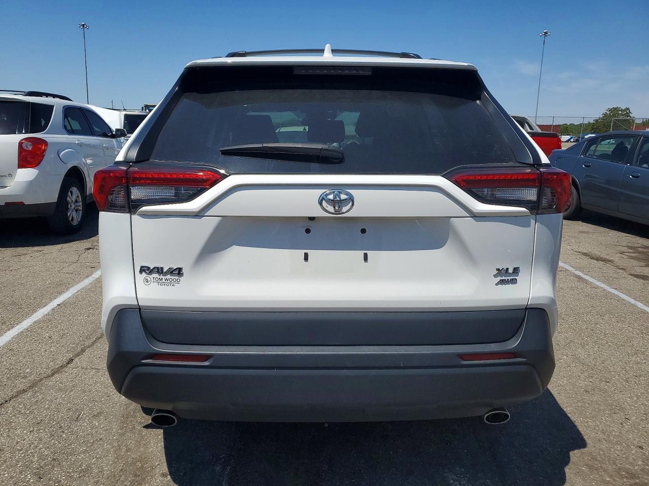 2020 Toyota Rav4 Xle White vin: 2T3P1RFV7LW133230