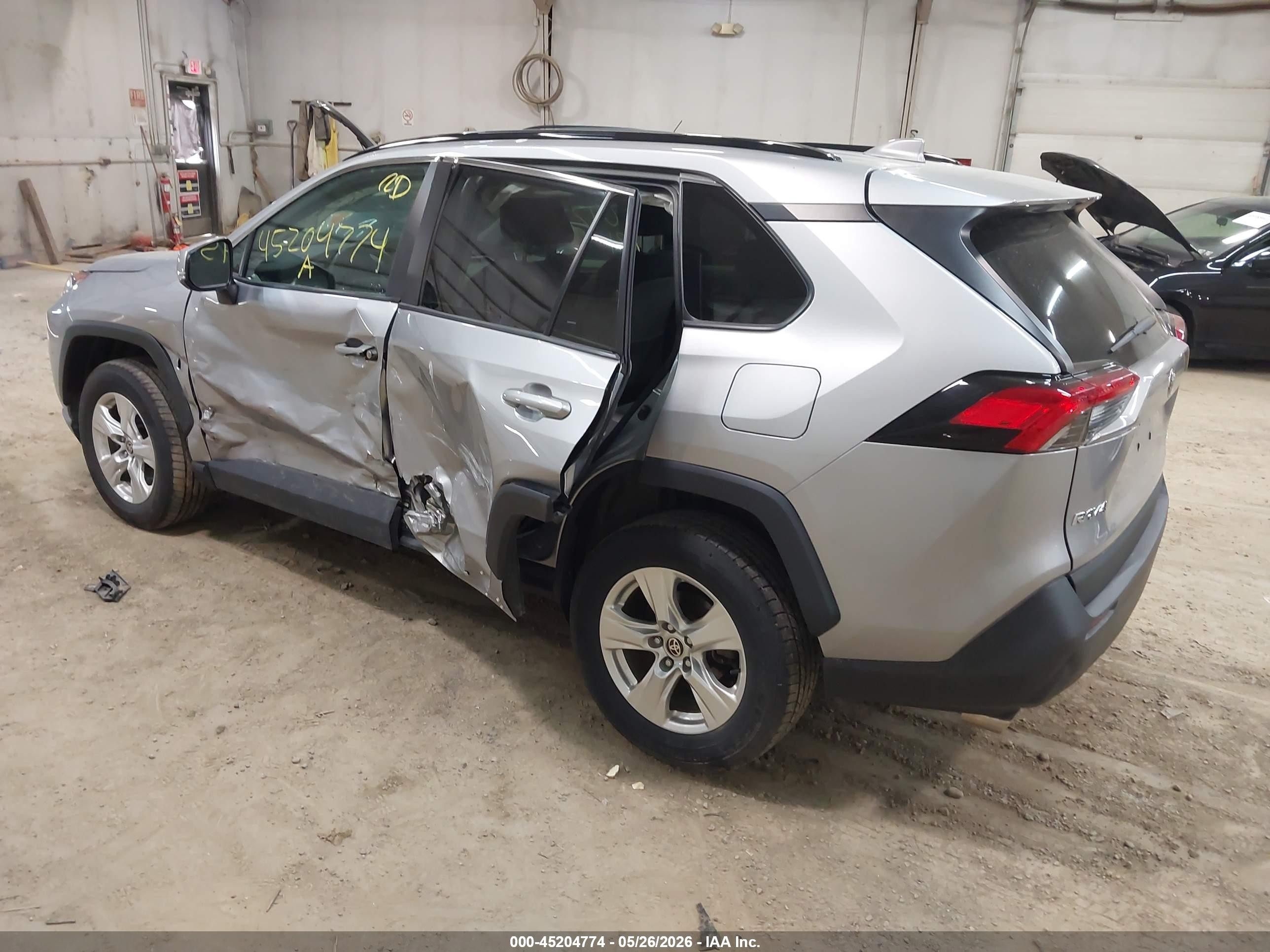 2021 Toyota Rav4 Xle Silver vin: 2T3P1RFV7MC215719
