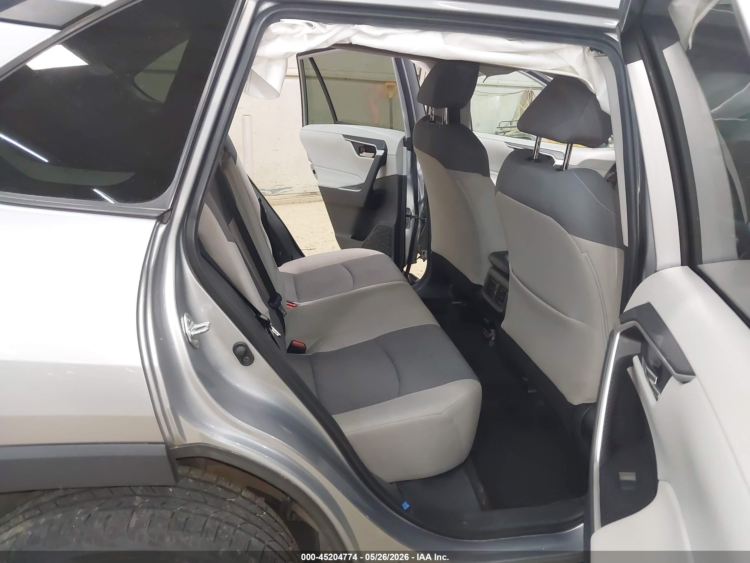 2021 Toyota Rav4 Xle Silver vin: 2T3P1RFV7MC215719