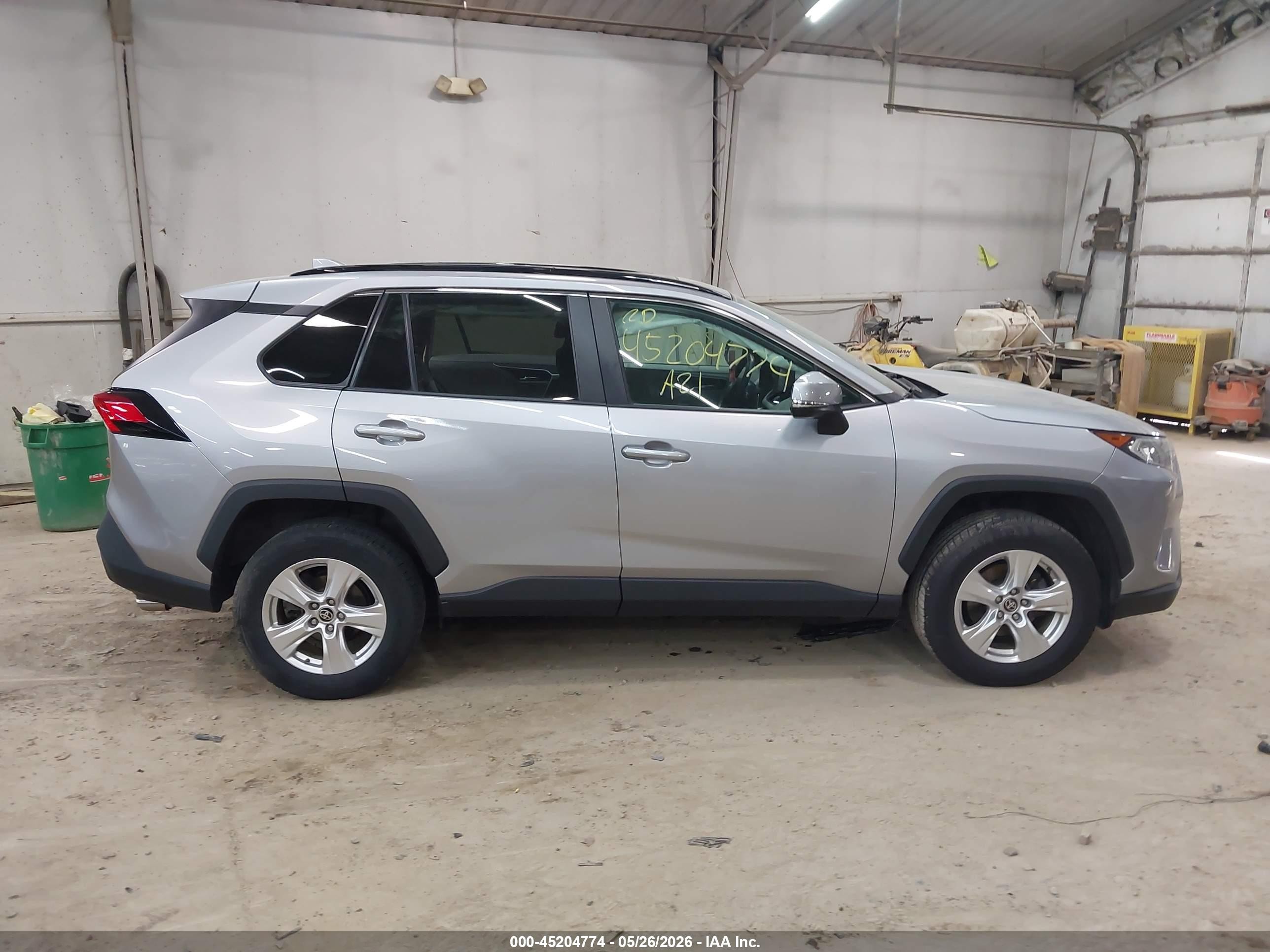 2021 Toyota Rav4 Xle Silver vin: 2T3P1RFV7MC215719