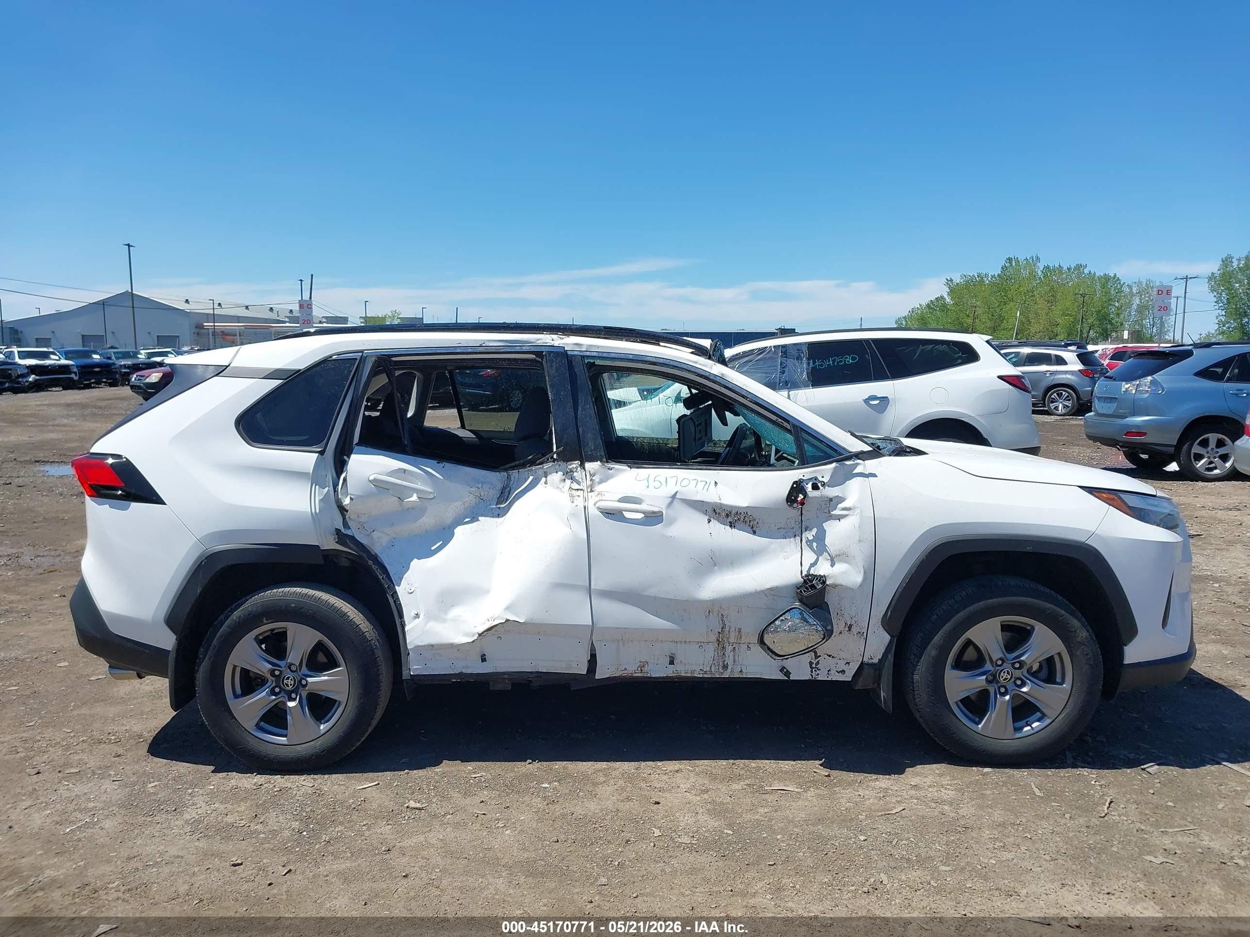 2024 Toyota Rav4 Xle White vin: 2T3P1RFV7RC399597