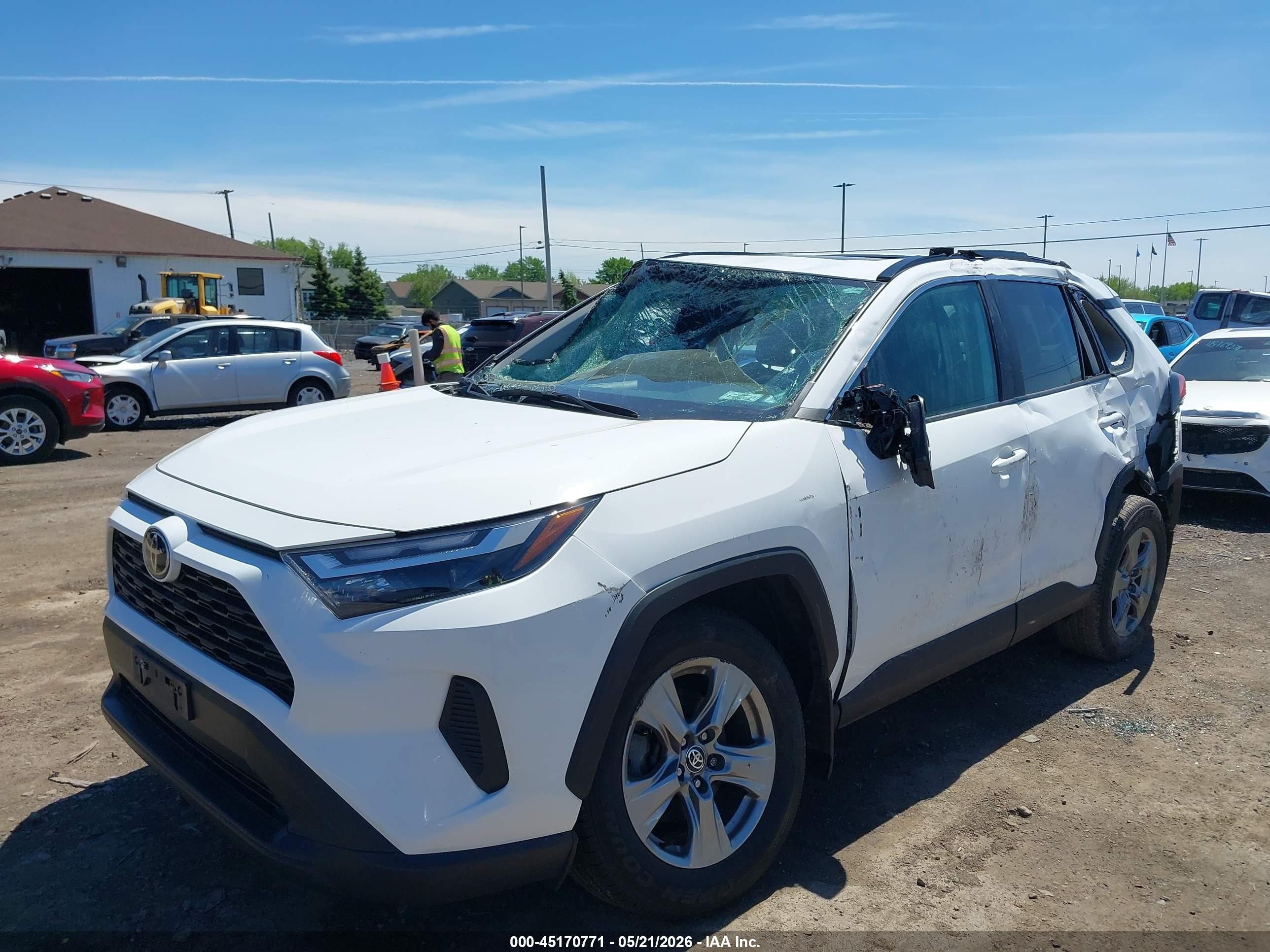 2024 Toyota Rav4 Xle White vin: 2T3P1RFV7RC399597