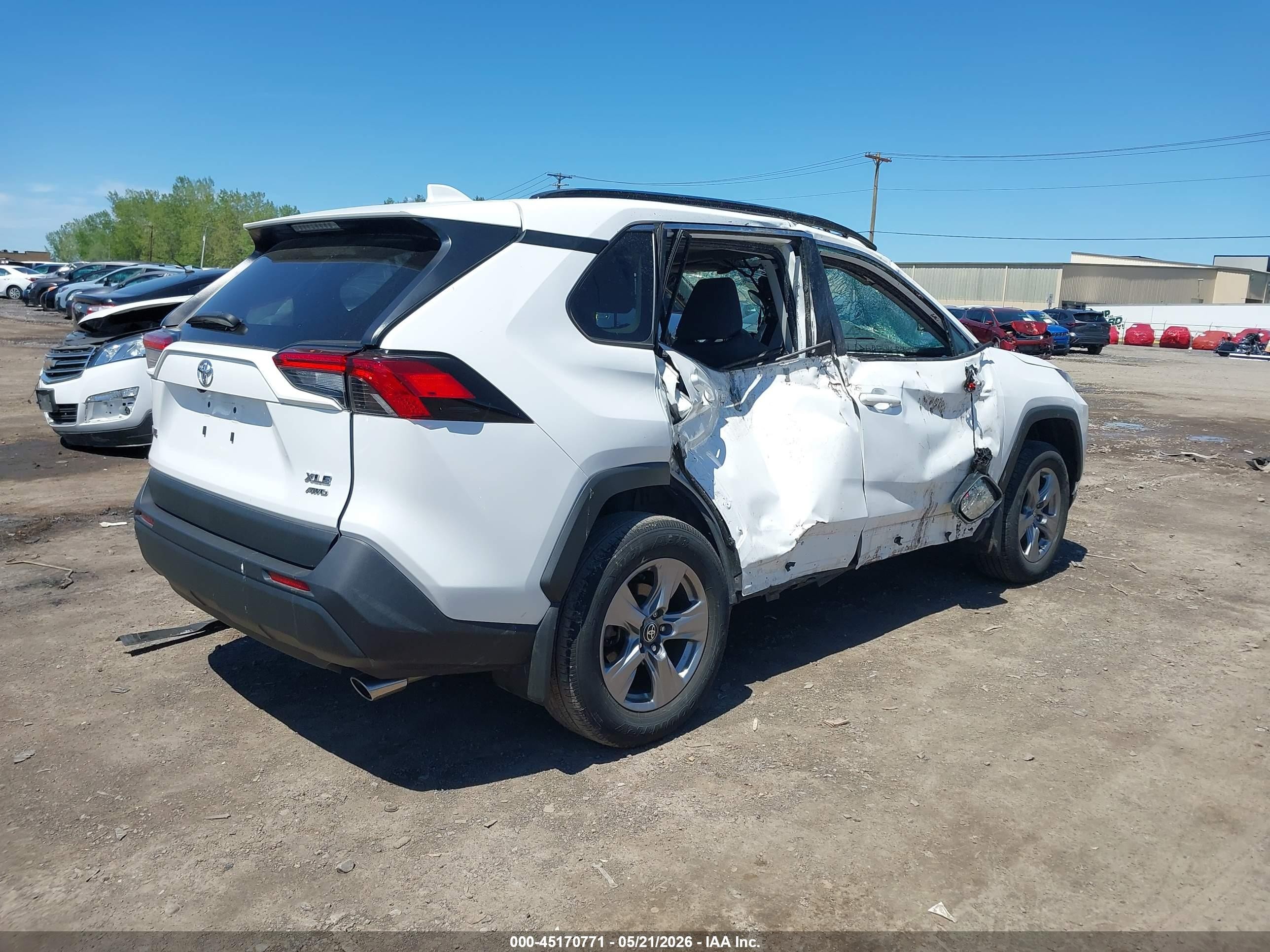 2024 Toyota Rav4 Xle White vin: 2T3P1RFV7RC399597