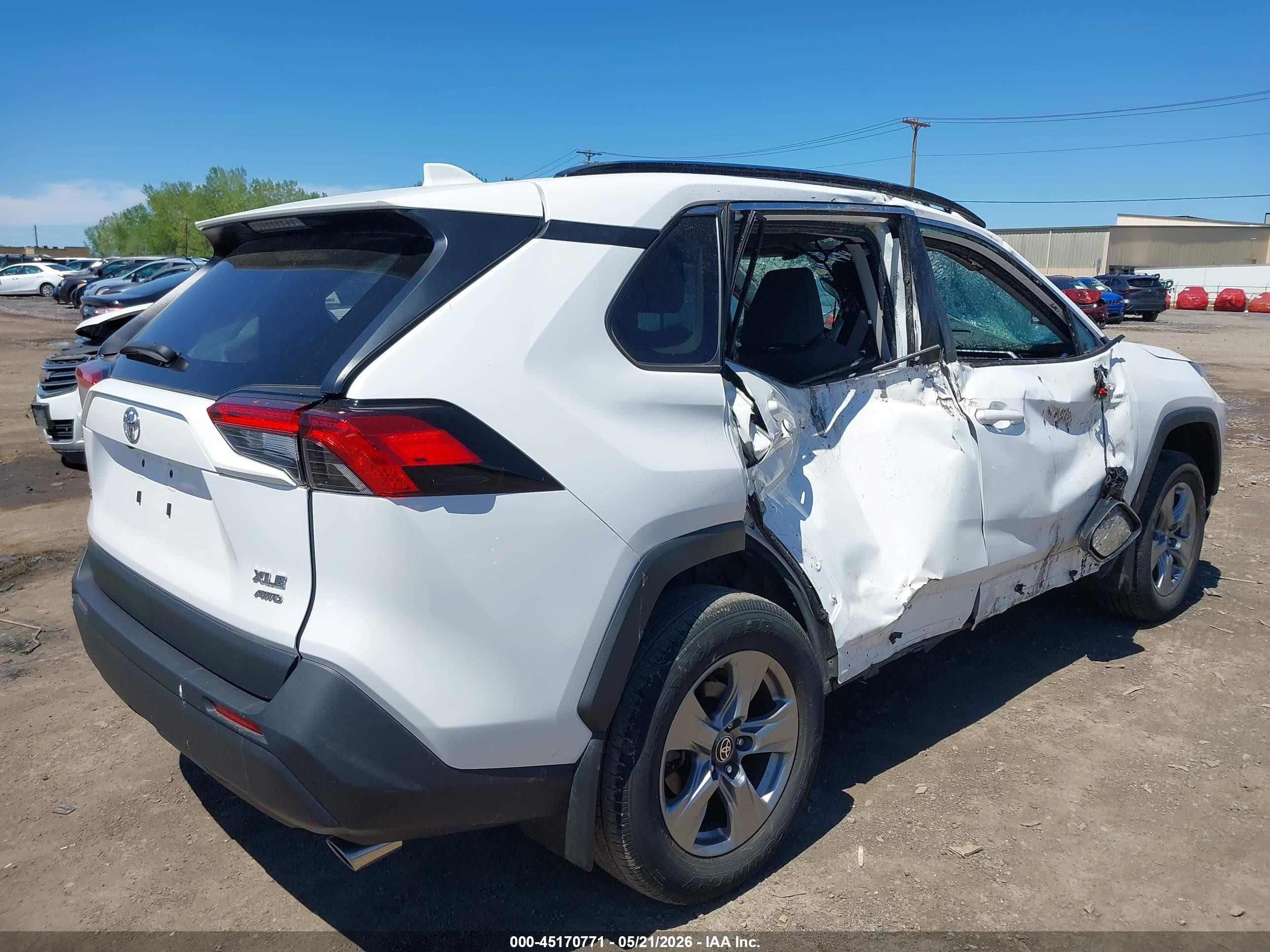 2024 Toyota Rav4 Xle White vin: 2T3P1RFV7RC399597