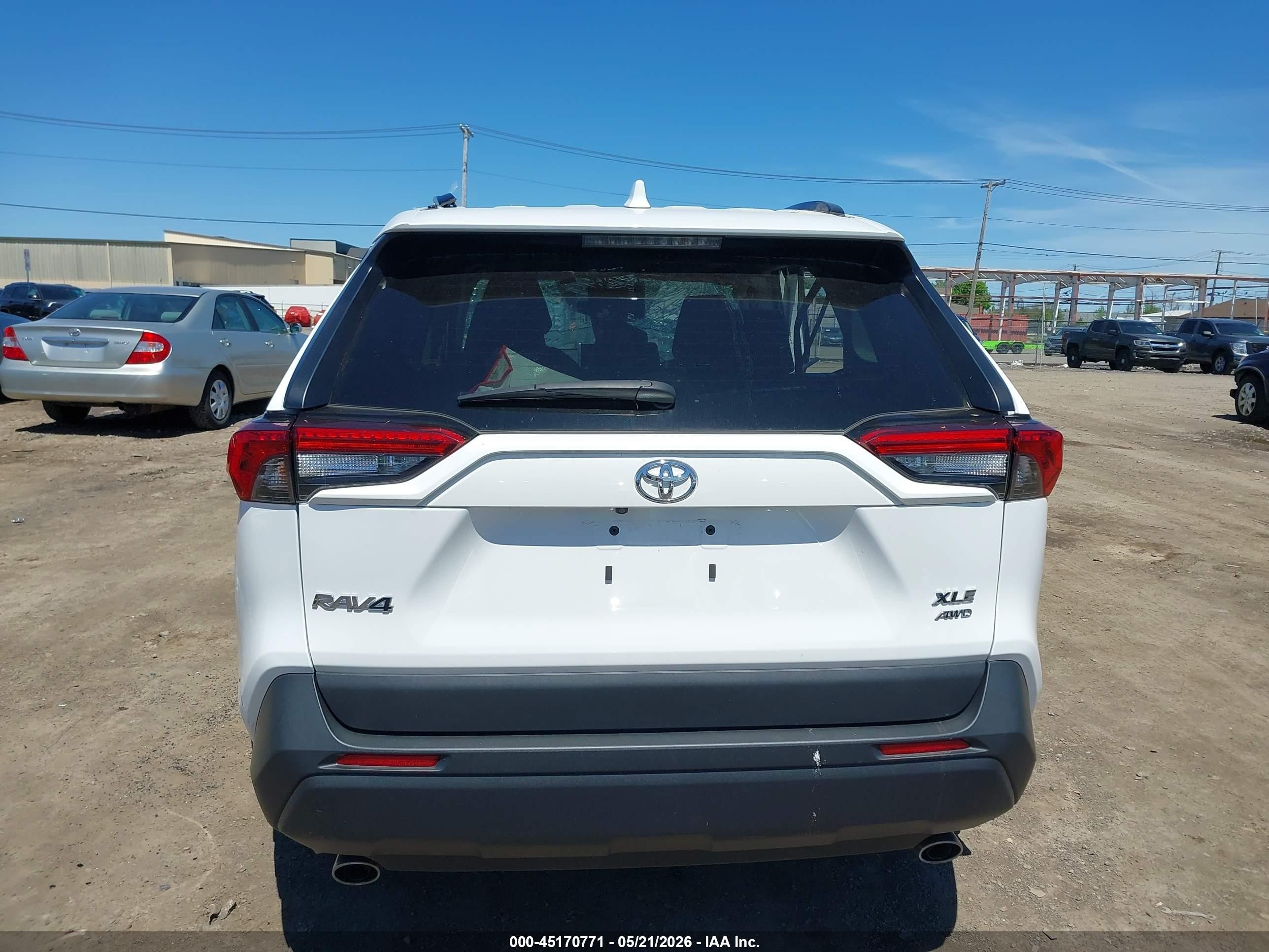 2024 Toyota Rav4 Xle White vin: 2T3P1RFV7RC399597