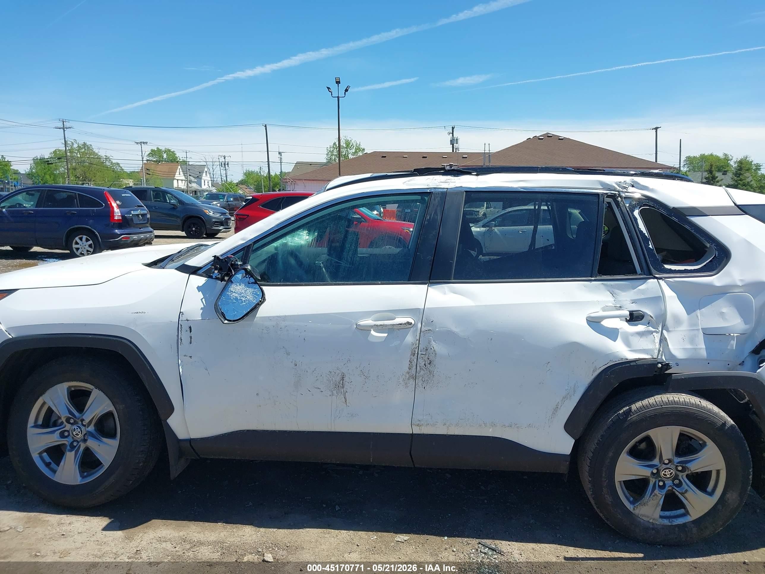 2024 Toyota Rav4 Xle White vin: 2T3P1RFV7RC399597