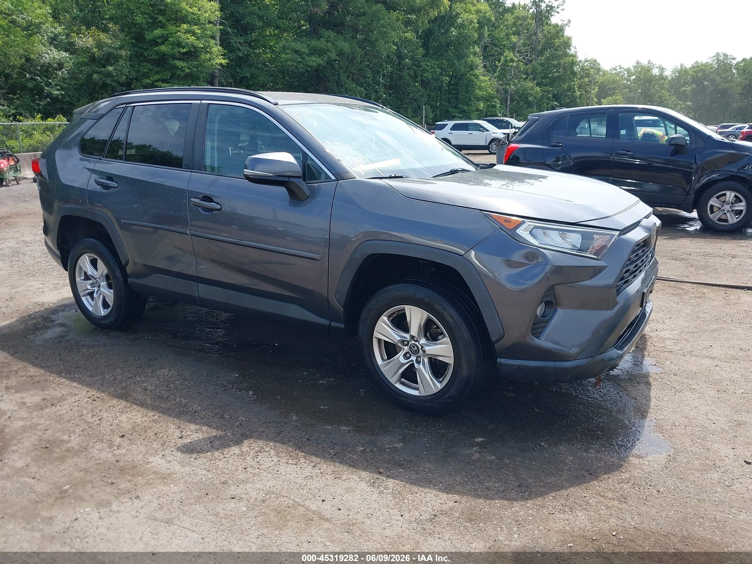 2019 Toyota Rav4 Xle Gray vin: 2T3P1RFV8KW081587