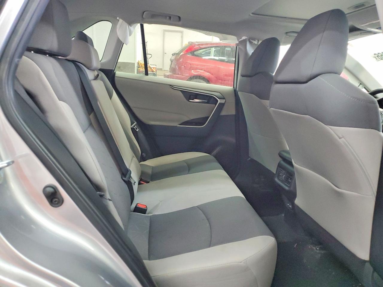 2022 Toyota Rav4 Xle Silver vin: 2T3P1RFV8NC262128