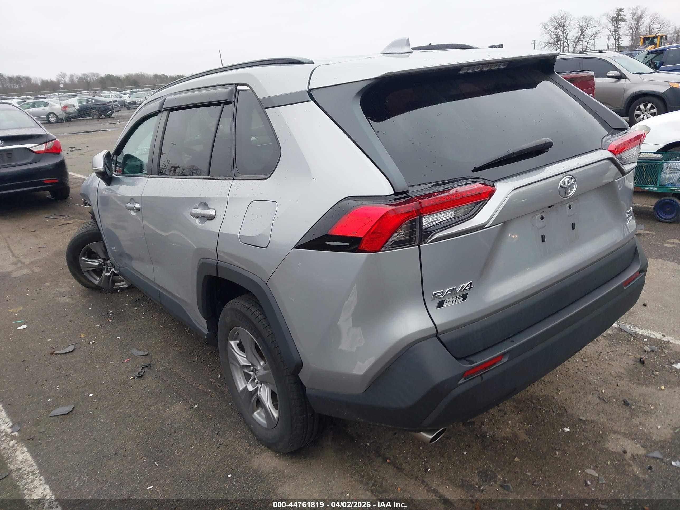 2022 Toyota Rav4 Xle Silver vin: 2T3P1RFV8NW269515