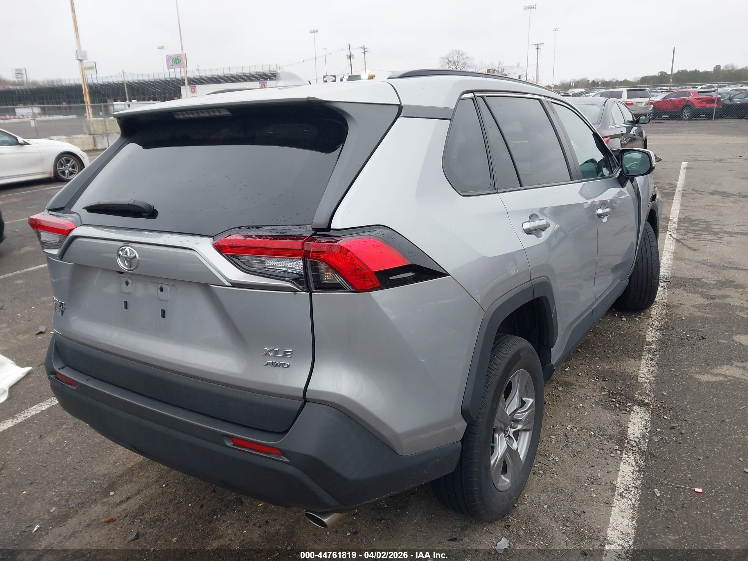 2022 Toyota Rav4 Xle Silver vin: 2T3P1RFV8NW269515