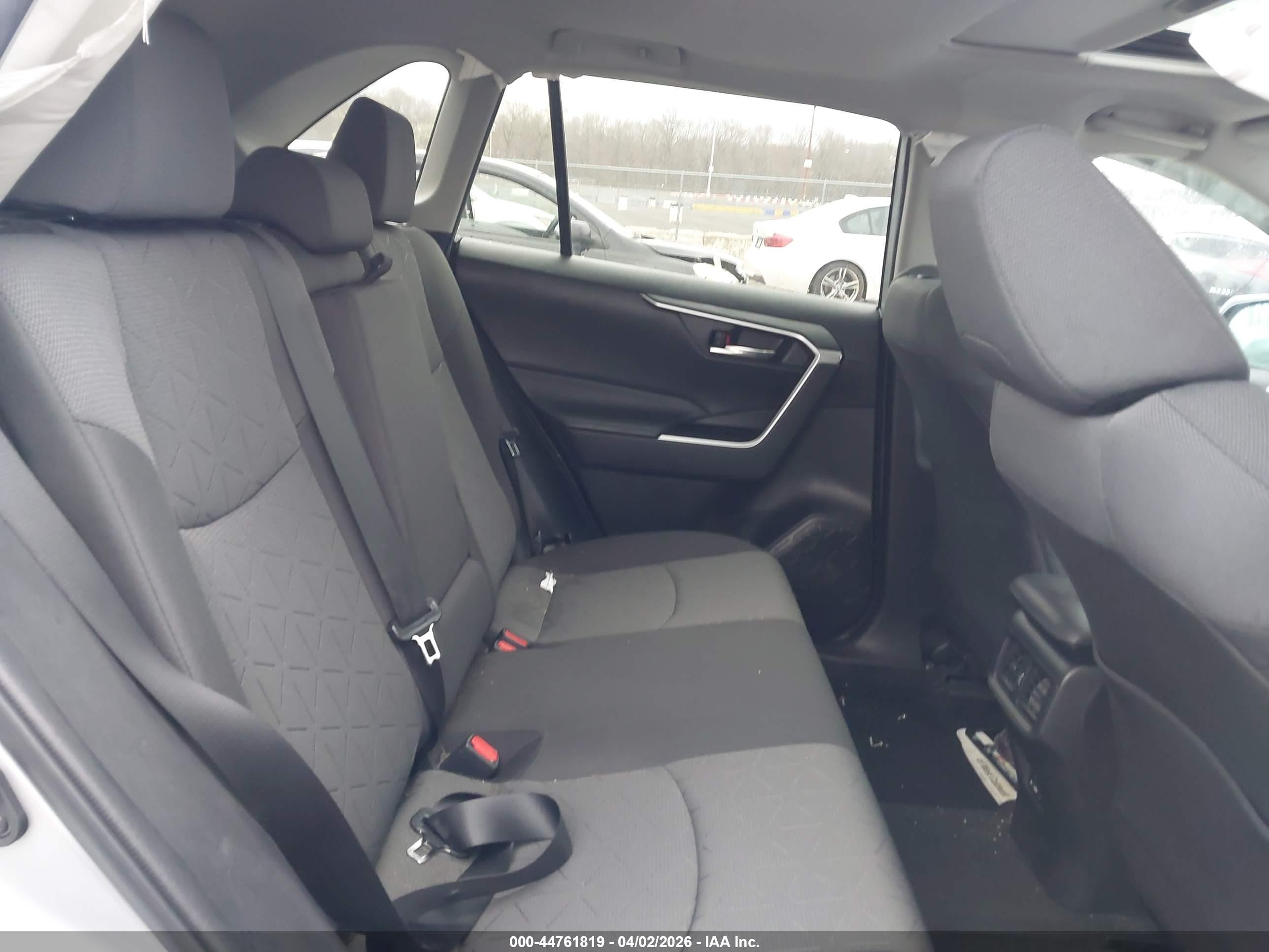 2022 Toyota Rav4 Xle Silver vin: 2T3P1RFV8NW269515