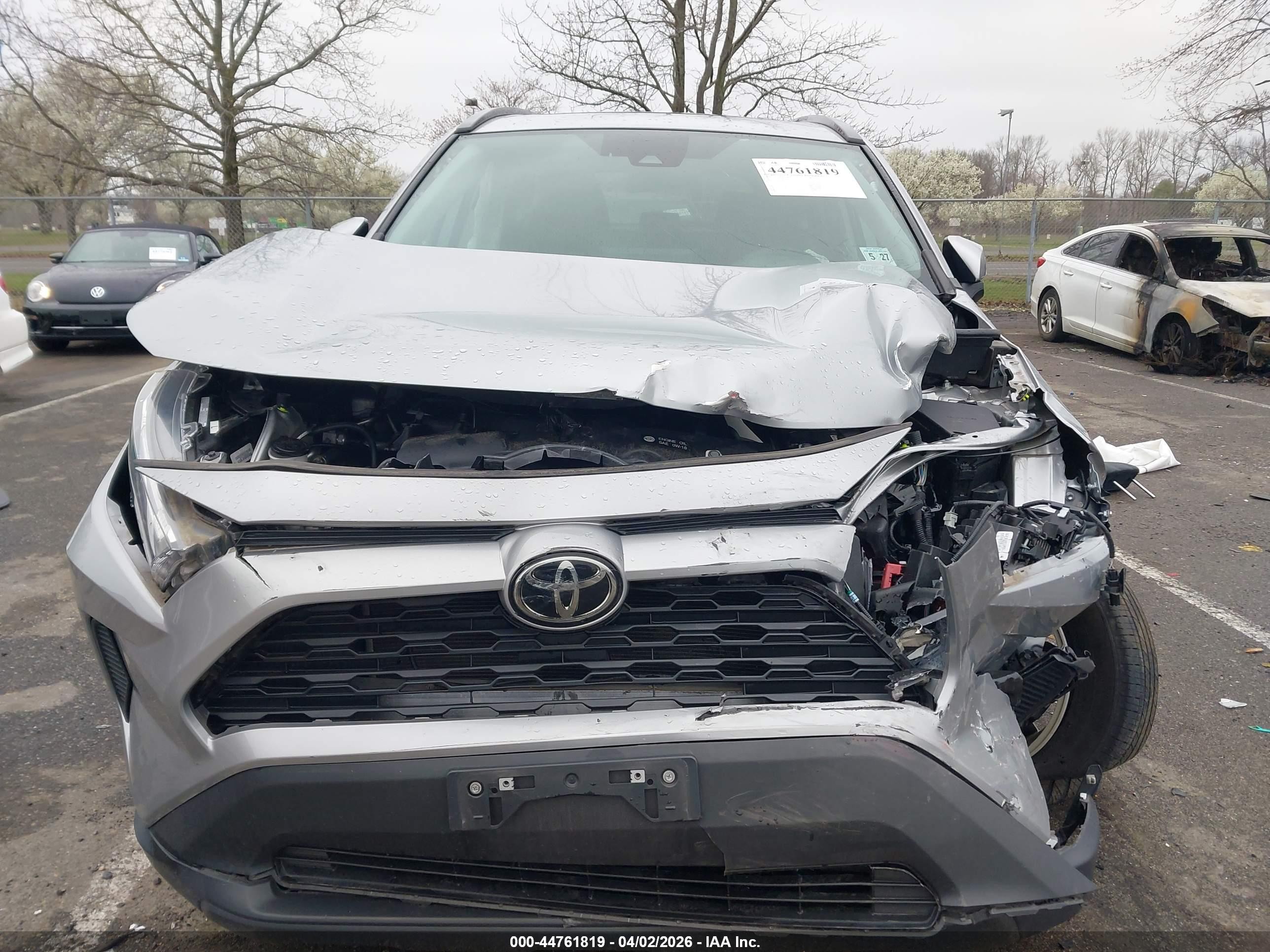 2022 Toyota Rav4 Xle Silver vin: 2T3P1RFV8NW269515