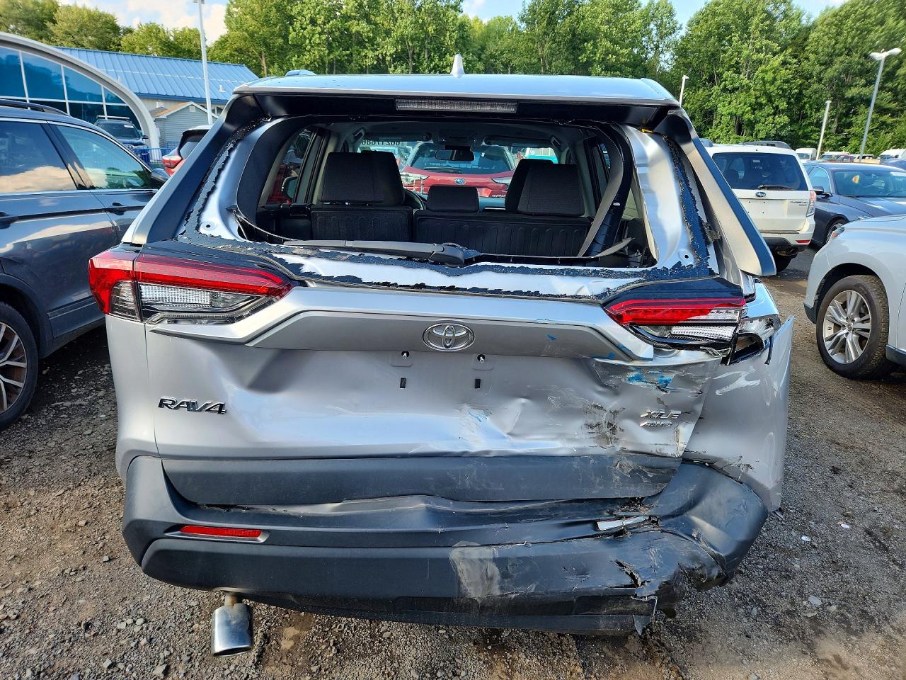 2024 Toyota Rav4 Xle Silver vin: 2T3P1RFV8RC416293