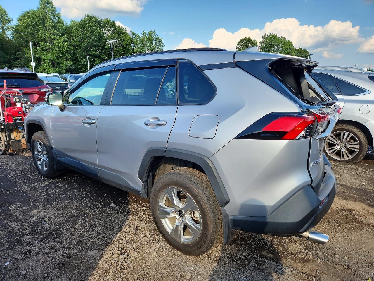 2024 Toyota Rav4 Xle Silver vin: 2T3P1RFV8RC416293