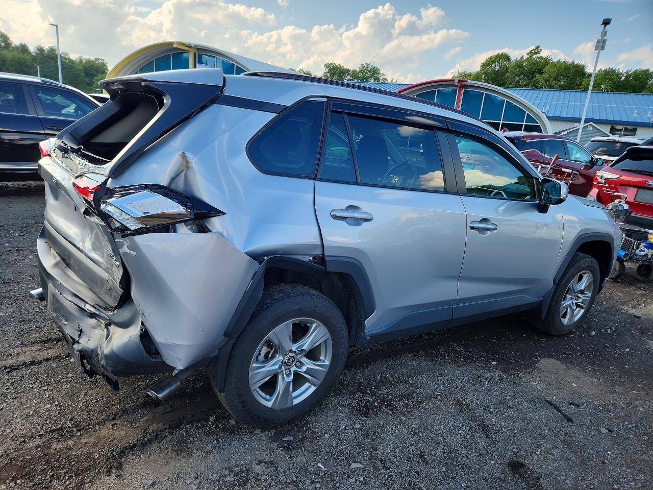 2024 Toyota Rav4 Xle Silver vin: 2T3P1RFV8RC416293