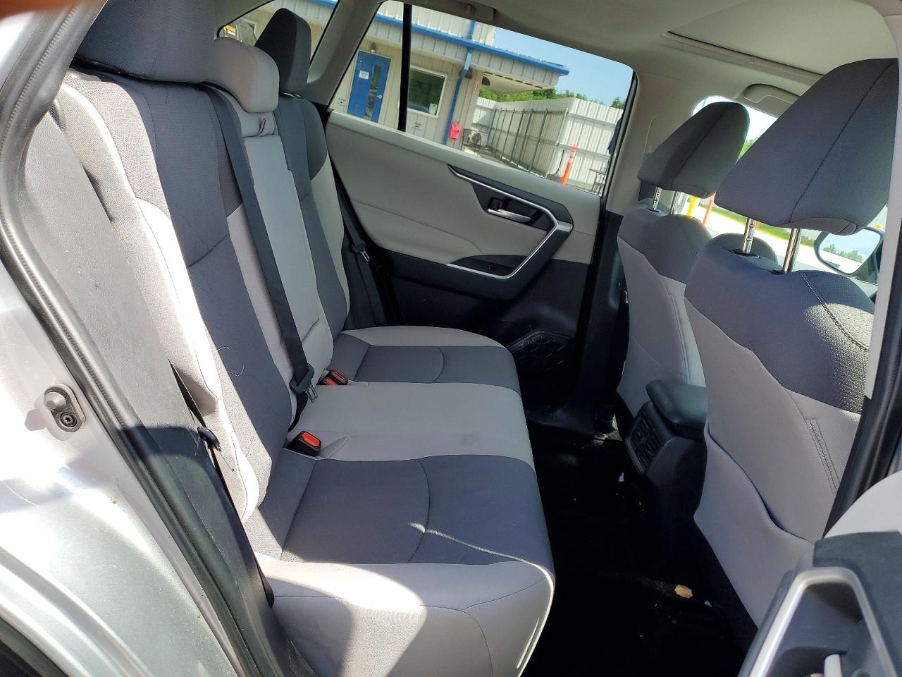 2025 Toyota Rav4 Xle Silver vin: 2T3P1RFV8SC504248