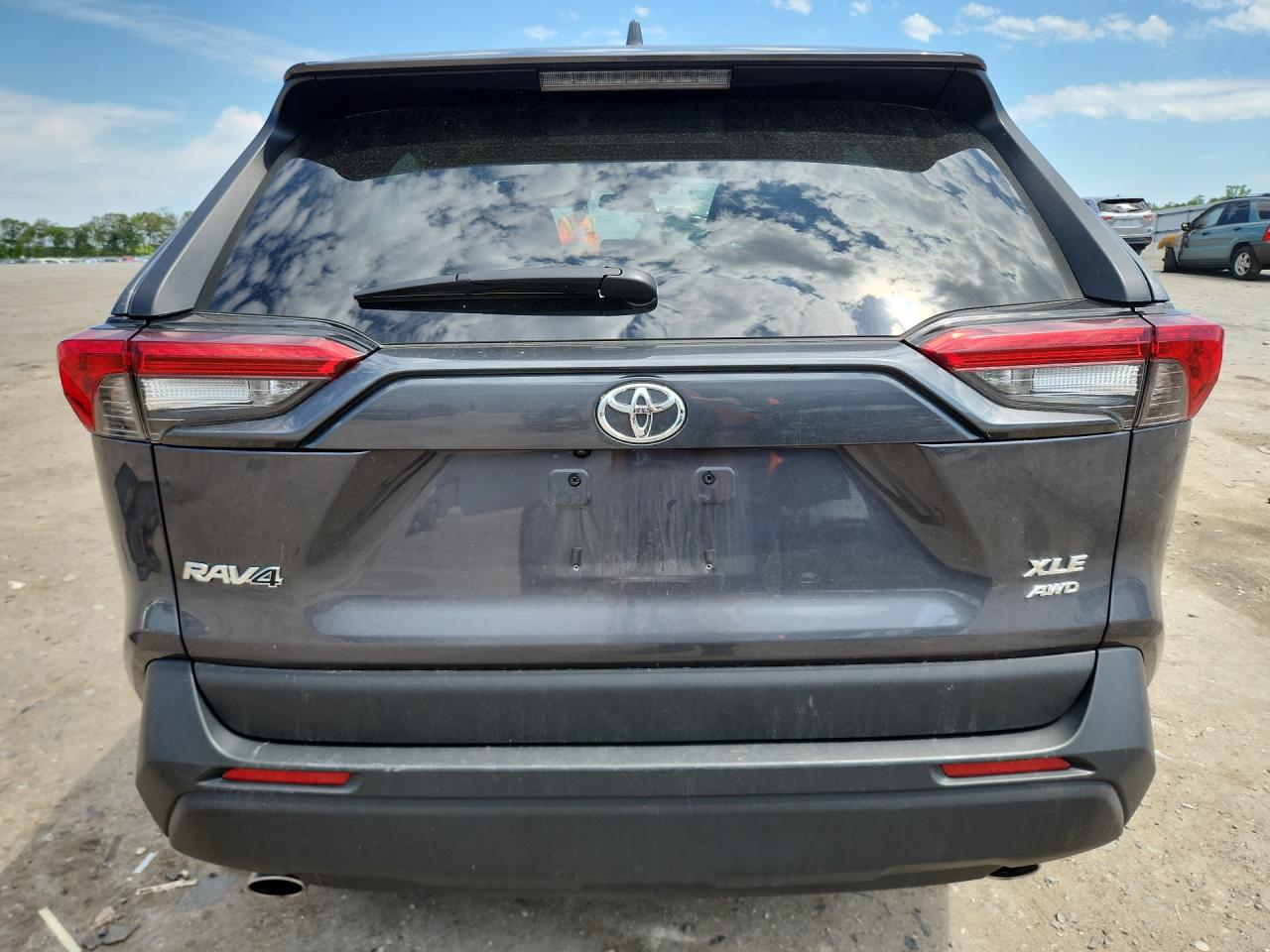 2025 Toyota Rav4 Xle Gray vin: 2T3P1RFV8SC513841 Damage: Lift Gate, Dent(S) W/ Paint Dmg, 1 To 2 Inches