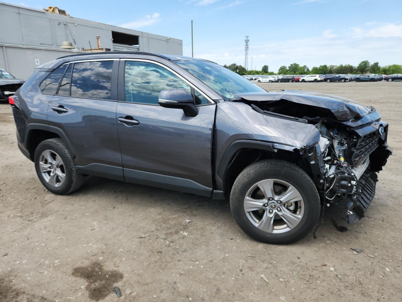 2025 Toyota Rav4 Xle Gray vin: 2T3P1RFV8SC513841 Damage: Right Front Fender, Severe Damage, Replacement Required
