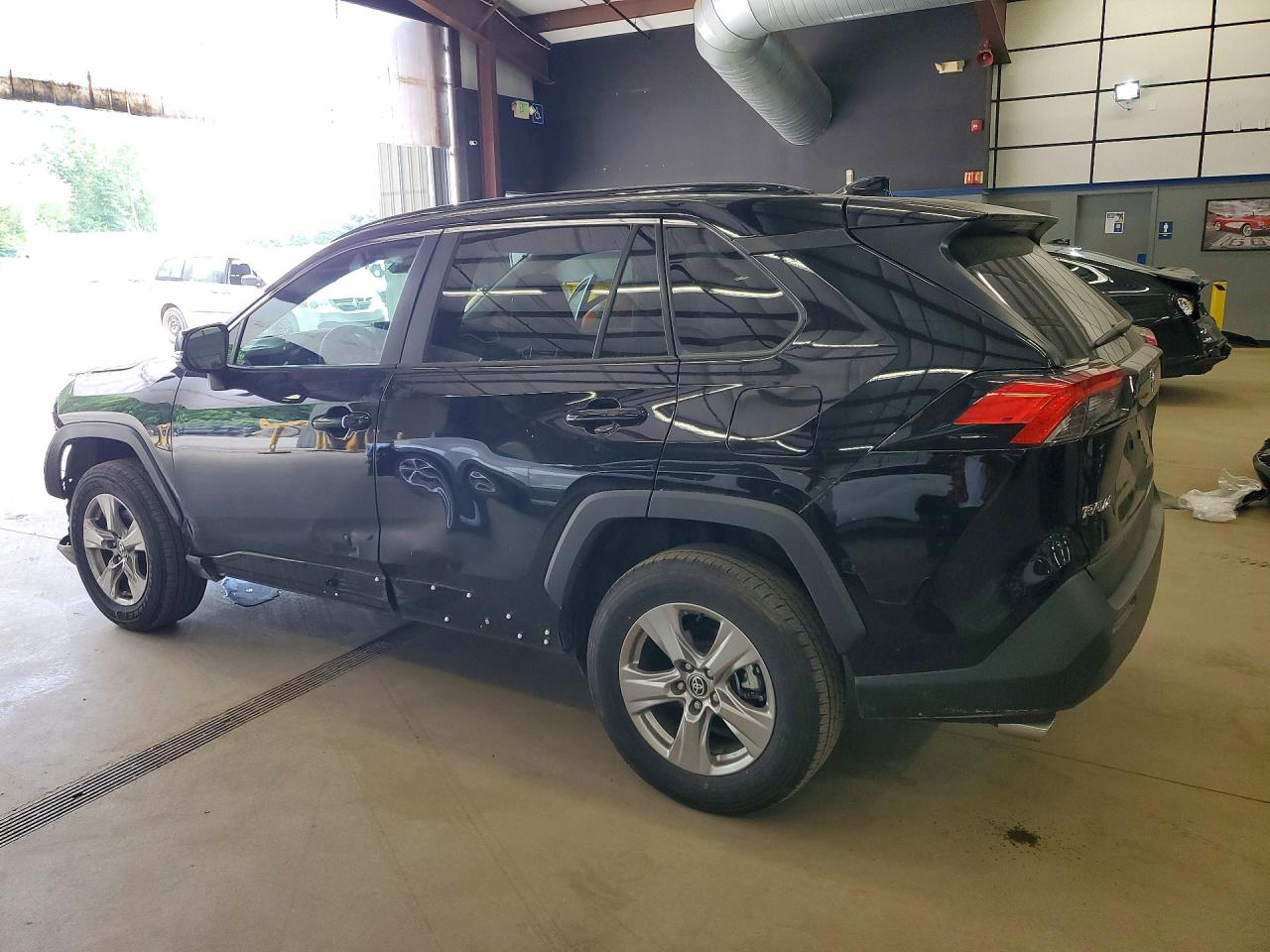 2025 Toyota Rav4 Xle Черный vin: 2T3P1RFV8SW556252