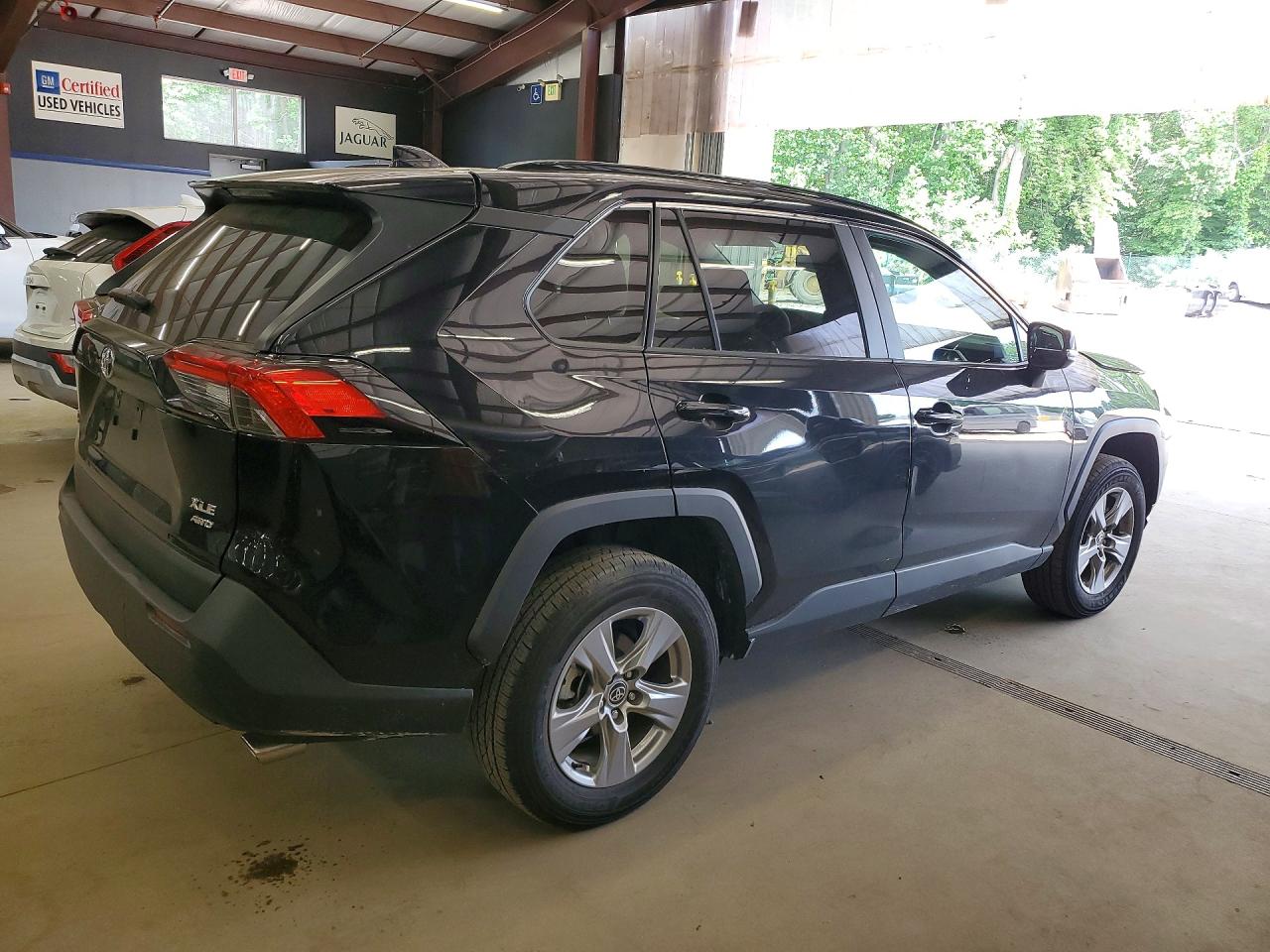 2025 Toyota Rav4 Xle Черный vin: 2T3P1RFV8SW556252