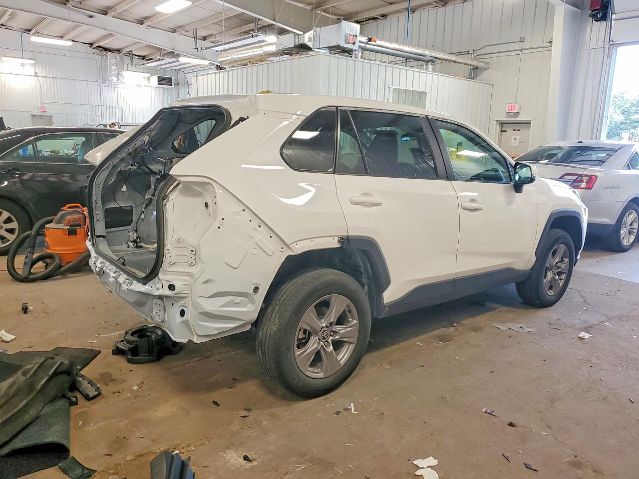 2024 Toyota Rav4 Xle White vin: 2T3P1RFV9RW476775