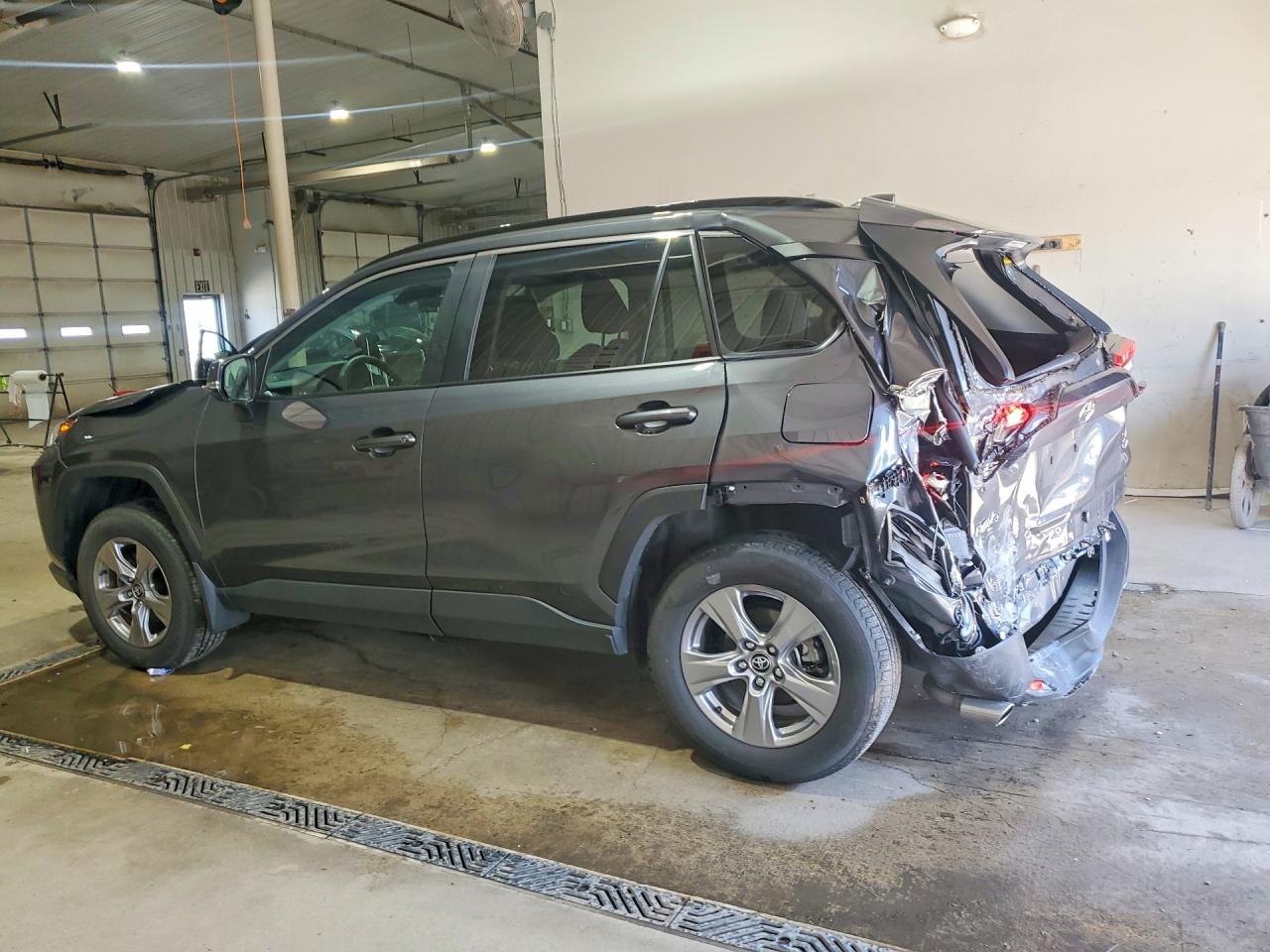 2025 Toyota Rav4 Xle Угольный vin: 2T3P1RFV9SW561749