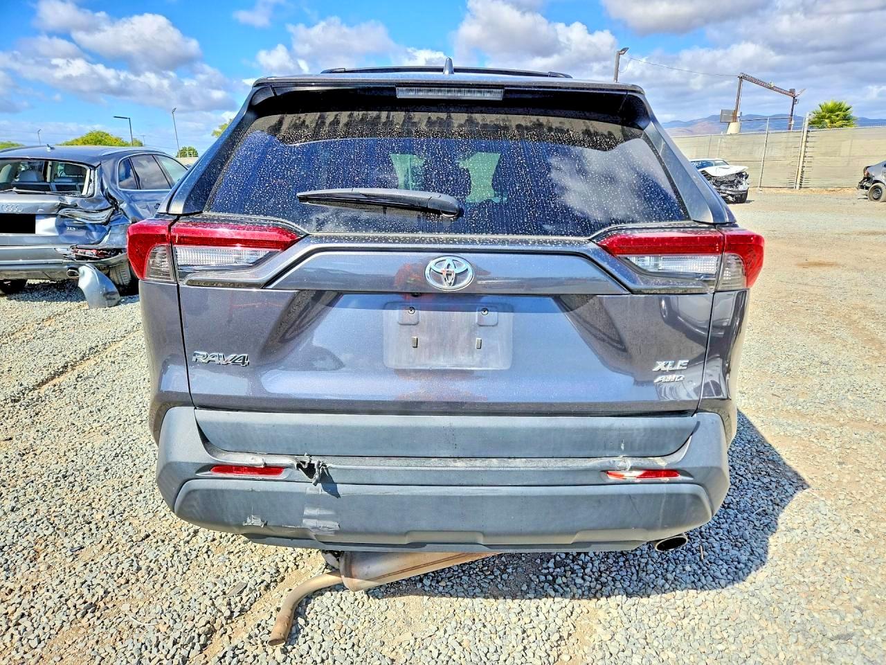 2019 Toyota Rav4 Xle Gray vin: 2T3P1RFVXKW023867