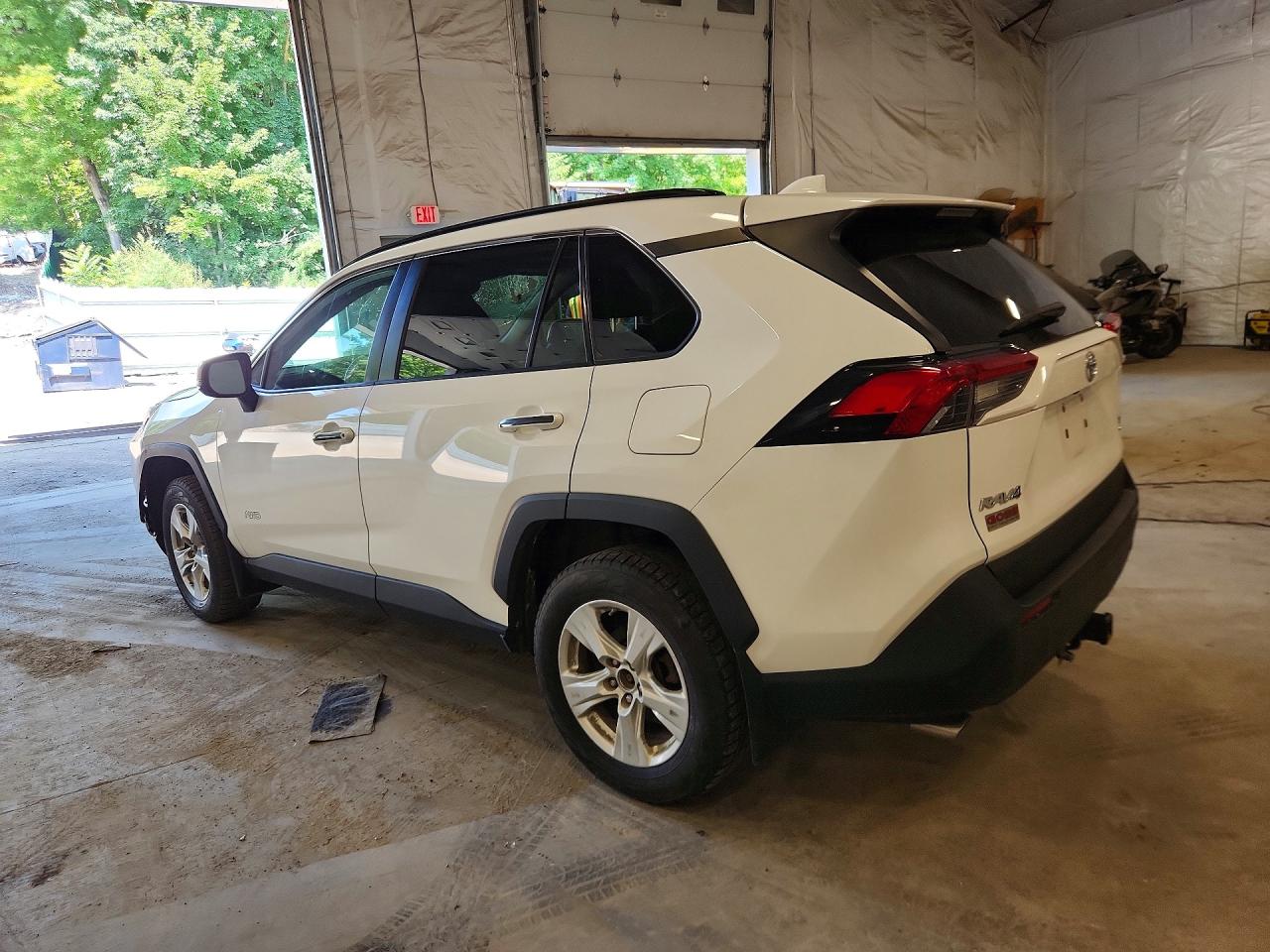 2019 Toyota Rav4 Xle Белый vin: 2T3P1RFVXKW034691