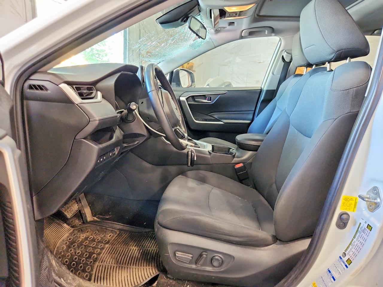 2019 Toyota Rav4 Xle Белый vin: 2T3P1RFVXKW034691