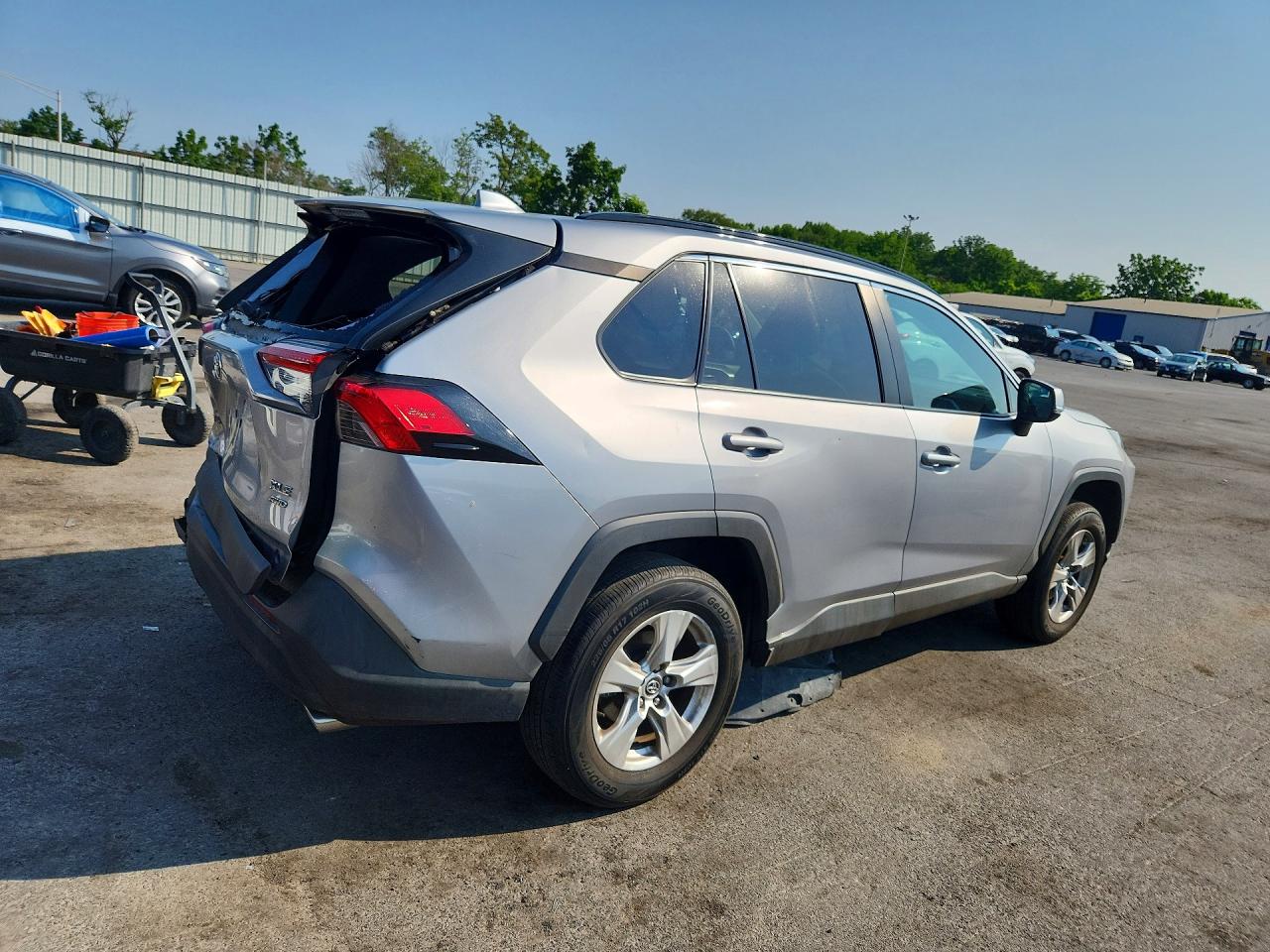 2020 Toyota Rav4 Xle Silver vin: 2T3P1RFVXLC100983
