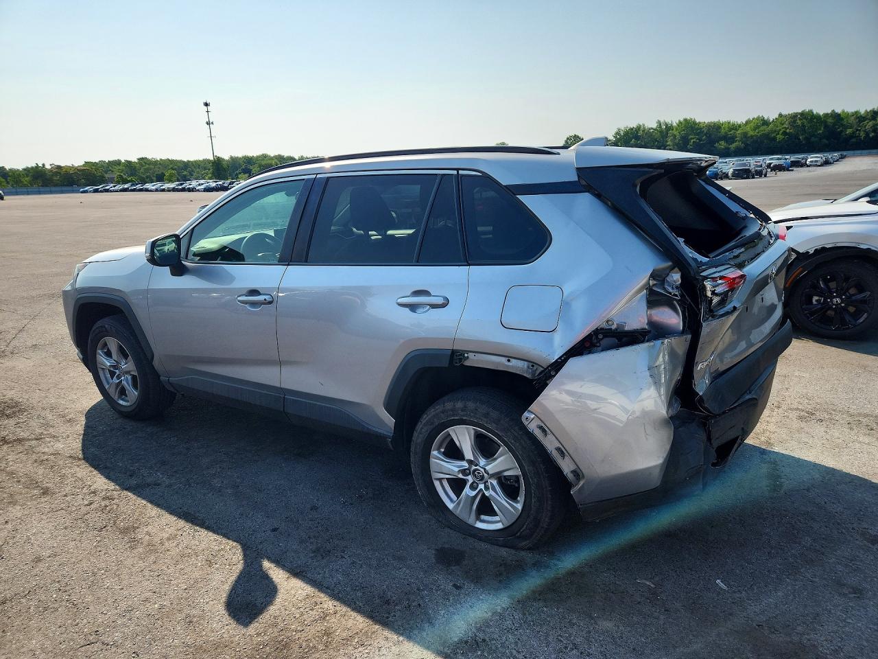 2020 Toyota Rav4 Xle Silver vin: 2T3P1RFVXLC100983